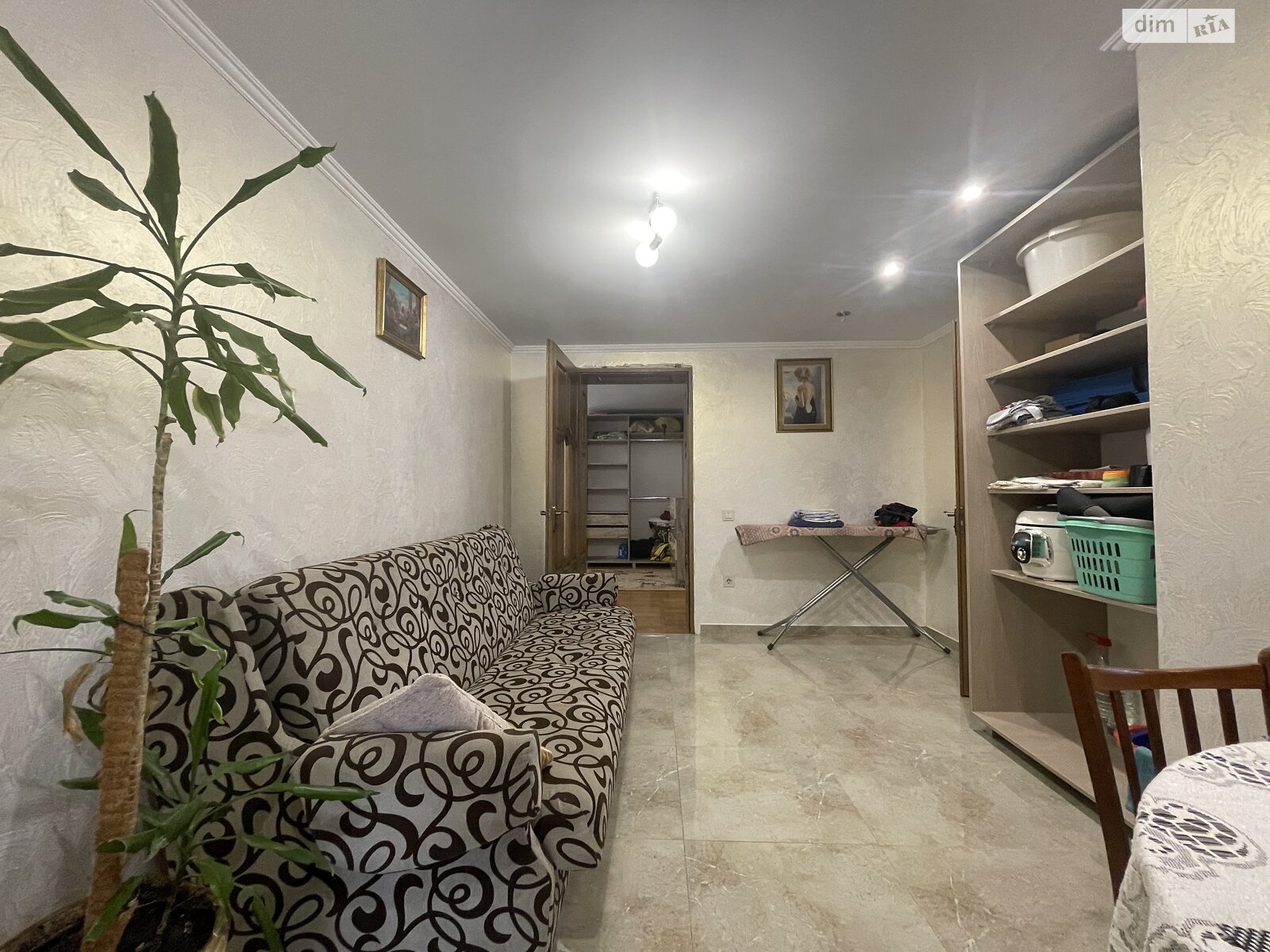 двухэтажный дом с гаражом, 199 кв. м, кирпич. Продажа в Биле фото 1