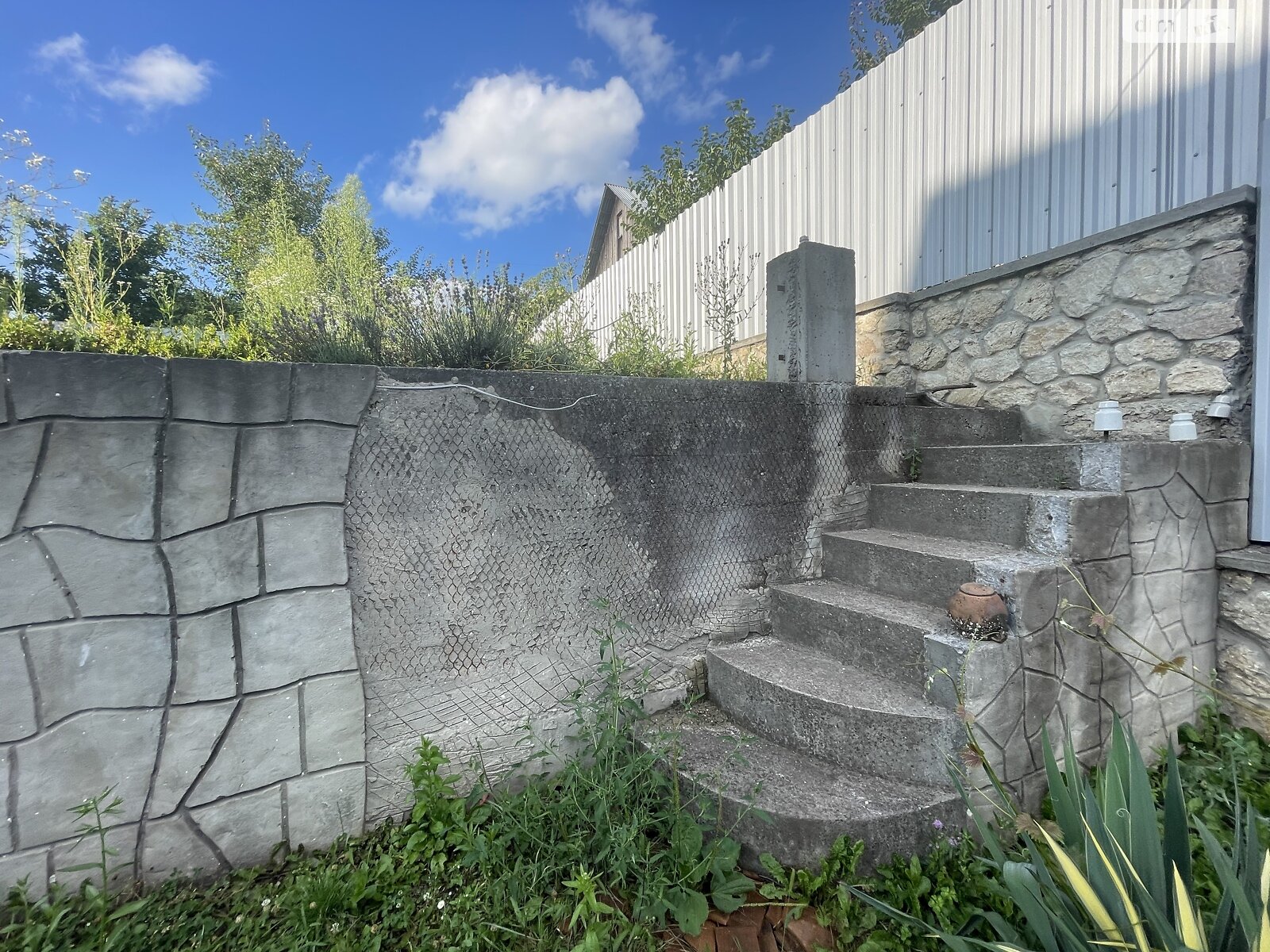 двухэтажный дом с гаражом, 199 кв. м, кирпич. Продажа в Биле фото 1