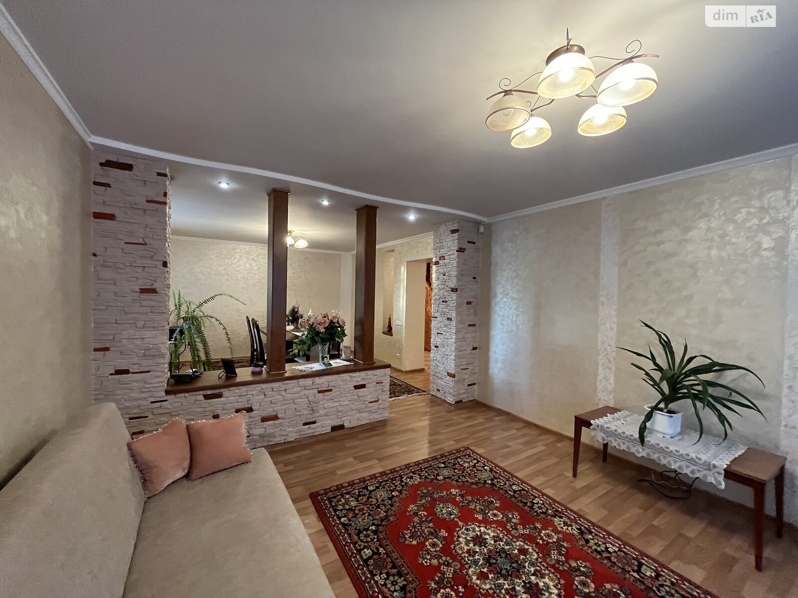 двоповерховий будинок з ремонтом, 207 кв. м, цегла. Продаж у Біліій фото 1 двоповерховий будинок з ремонтом, 207 кв. м, цегла. Продаж у Біліій фото 1