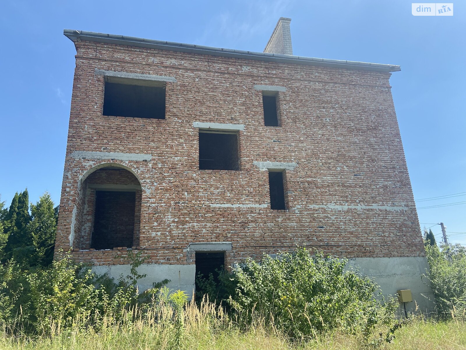 трехэтажный дом, 390 кв. м, кирпич. Продажа в Биле фото 1