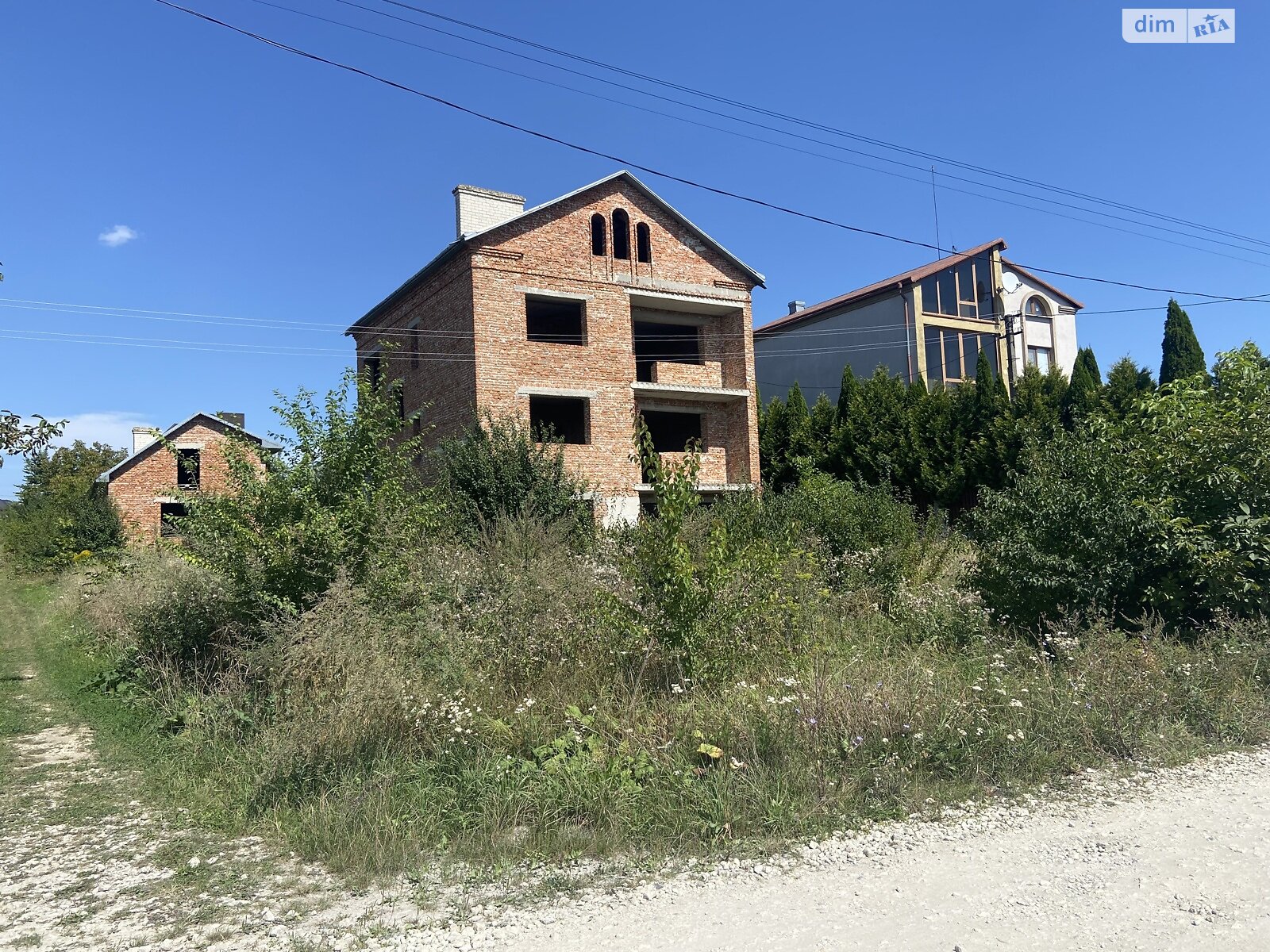 трехэтажный дом, 390 кв. м, кирпич. Продажа в Биле фото 1