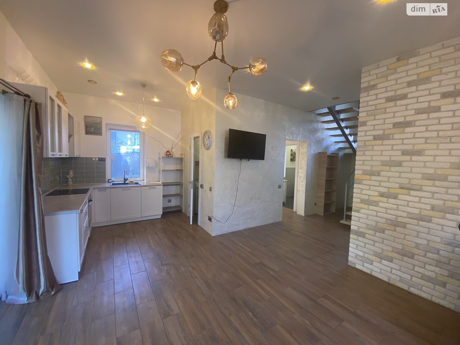 двухэтажный дом с ремонтом, 110 кв. м, газобетон. Продажа в Блиставице фото 1 двухэтажный дом с ремонтом, 110 кв. м, газобетон. Продажа в Блиставице фото 1