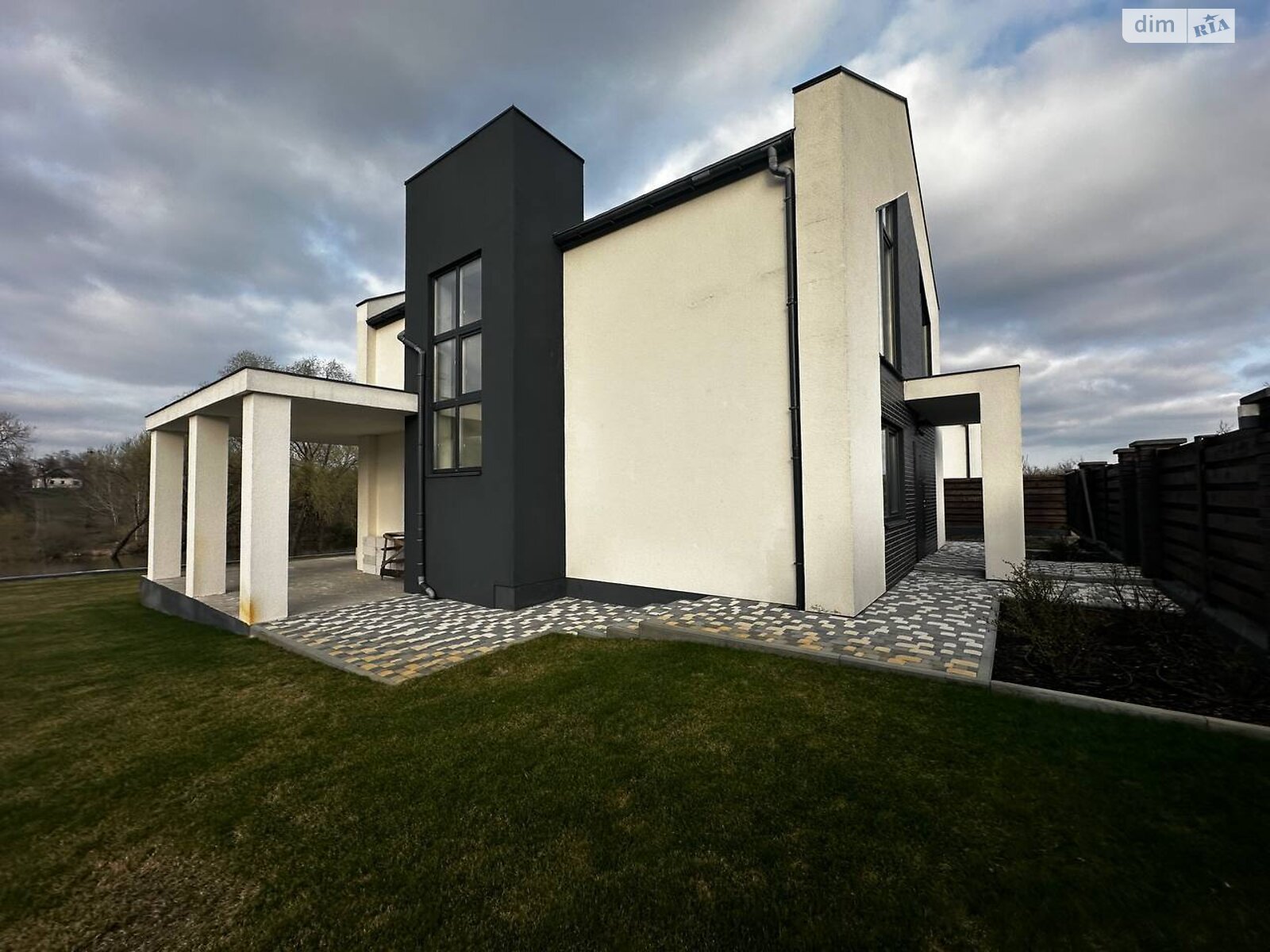 двухэтажный дом, 140 кв. м, керамический блок. Продажа в Гостомеле фото 1 двухэтажный дом, 140 кв. м, керамический блок. Продажа в Гостомеле фото 1