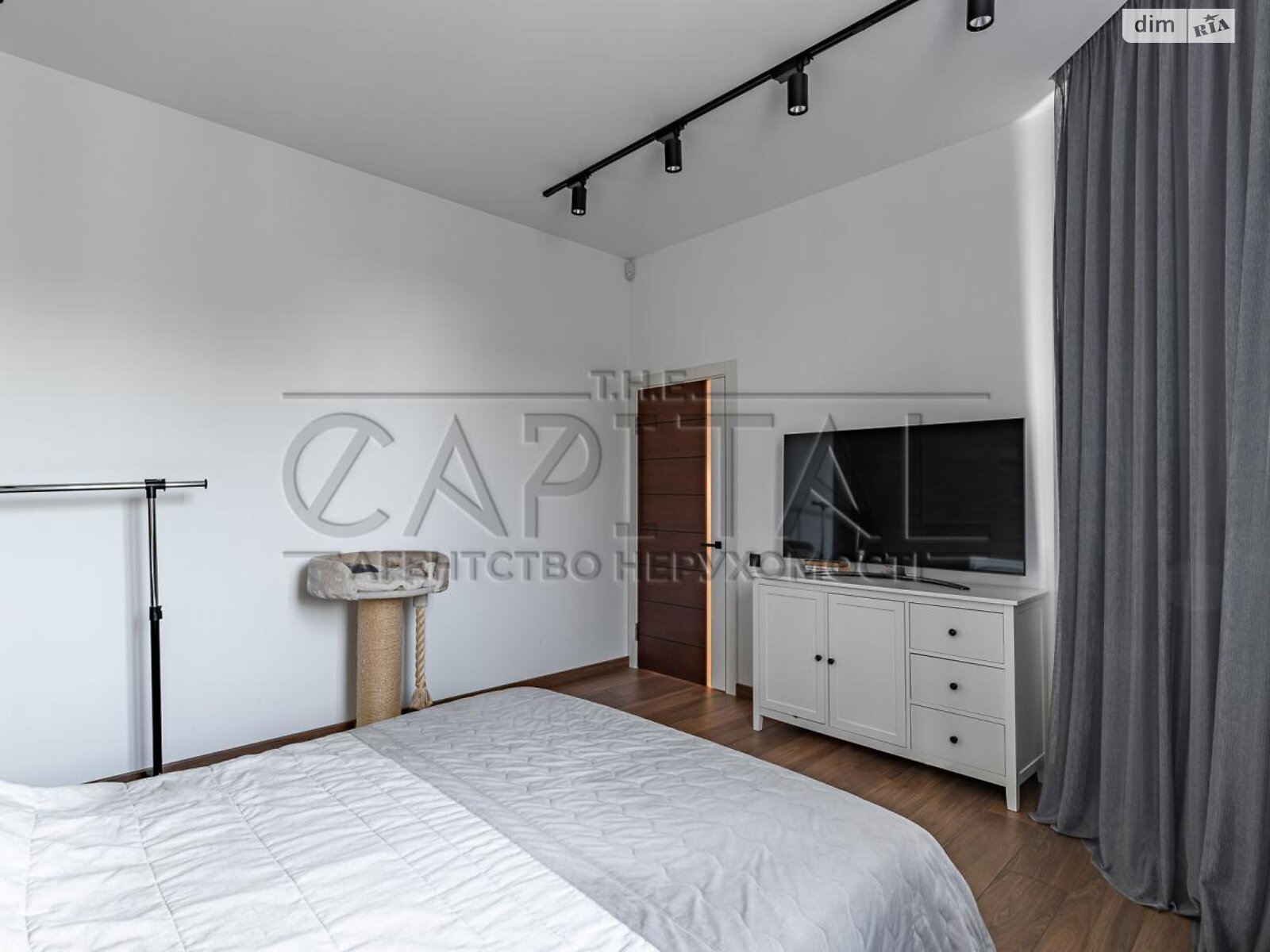 двухэтажный дом с балконом, 251 кв. м, кирпич. Продажа в Бобрице фото 1 двухэтажный дом с балконом, 251 кв. м, кирпич. Продажа в Бобрице фото 1
