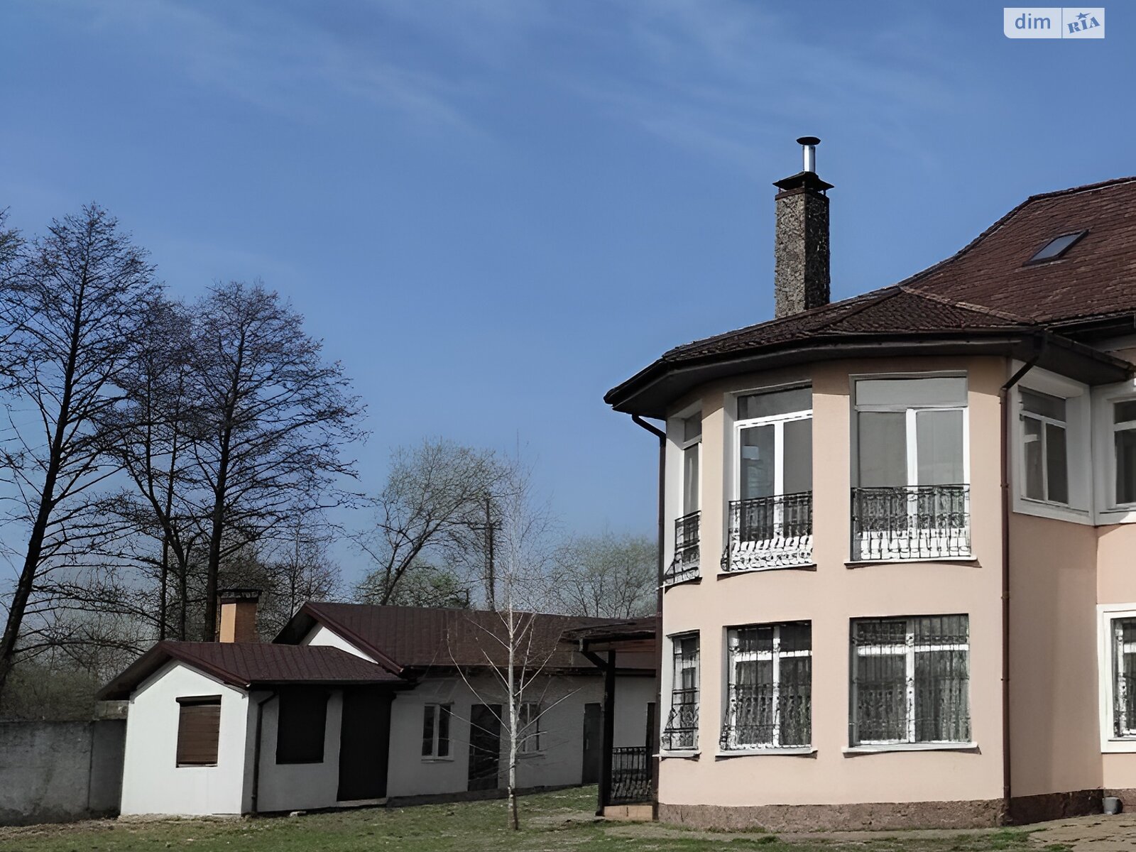 триповерховий будинок з верандою, 495.2 кв. м, цегла. Продаж у Бобриці фото 1 триповерховий будинок з верандою, 495.2 кв. м, цегла. Продаж у Бобриці фото 1