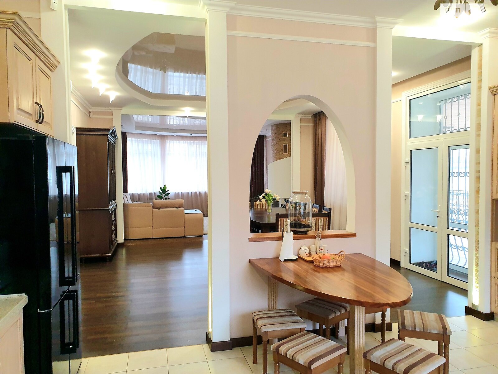 триповерховий будинок з верандою, 495.2 кв. м, цегла. Продаж у Бобриці фото 1 триповерховий будинок з верандою, 495.2 кв. м, цегла. Продаж у Бобриці фото 1