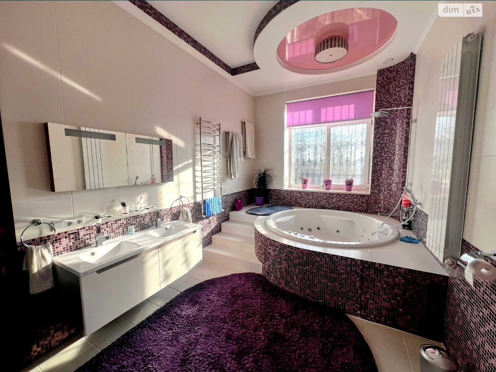 триповерховий будинок з верандою, 495.2 кв. м, цегла. Продаж у Бобриці фото 1 триповерховий будинок з верандою, 495.2 кв. м, цегла. Продаж у Бобриці фото 1