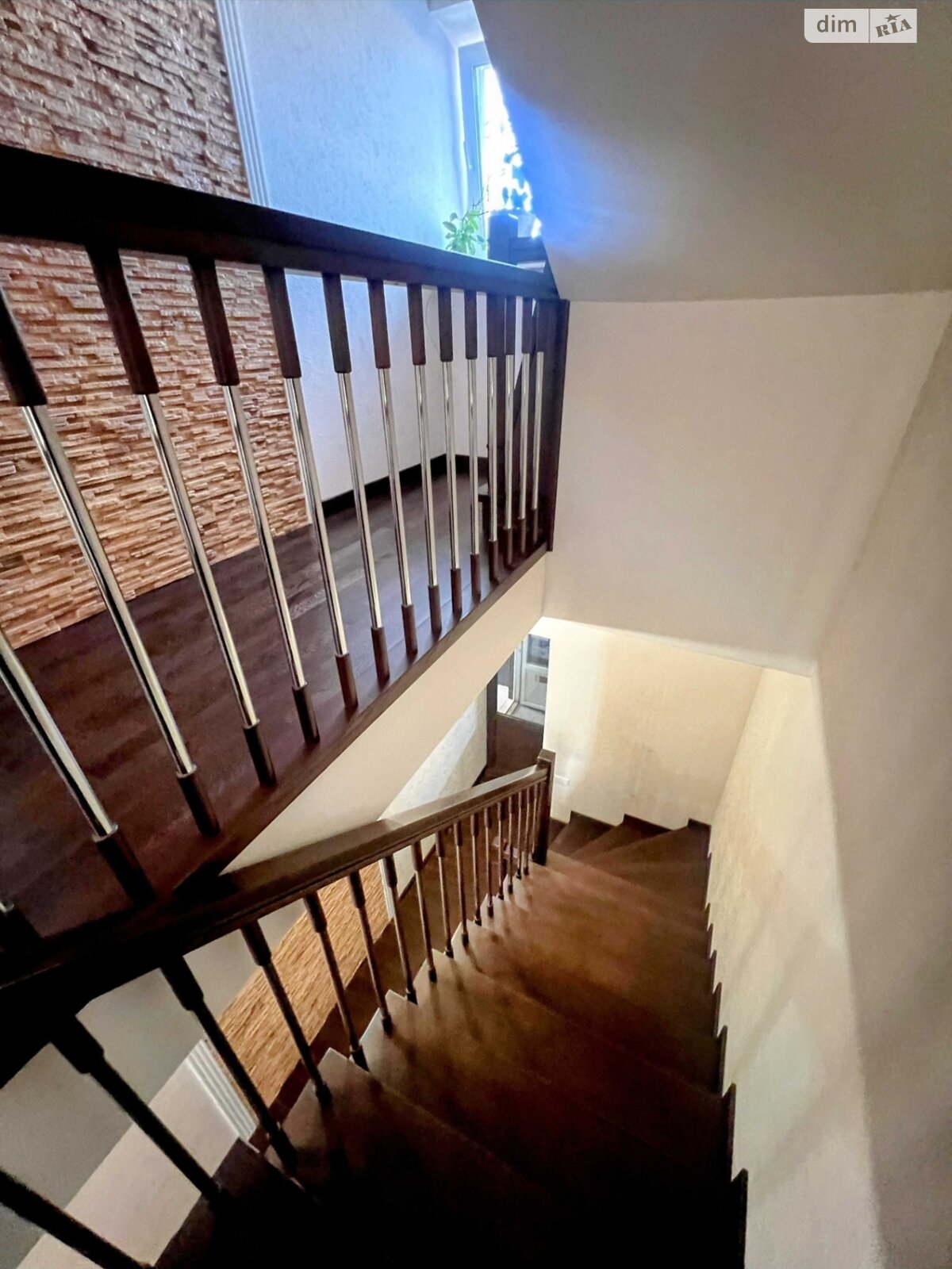 триповерховий будинок з верандою, 495.2 кв. м, цегла. Продаж у Бобриці фото 1 триповерховий будинок з верандою, 495.2 кв. м, цегла. Продаж у Бобриці фото 1