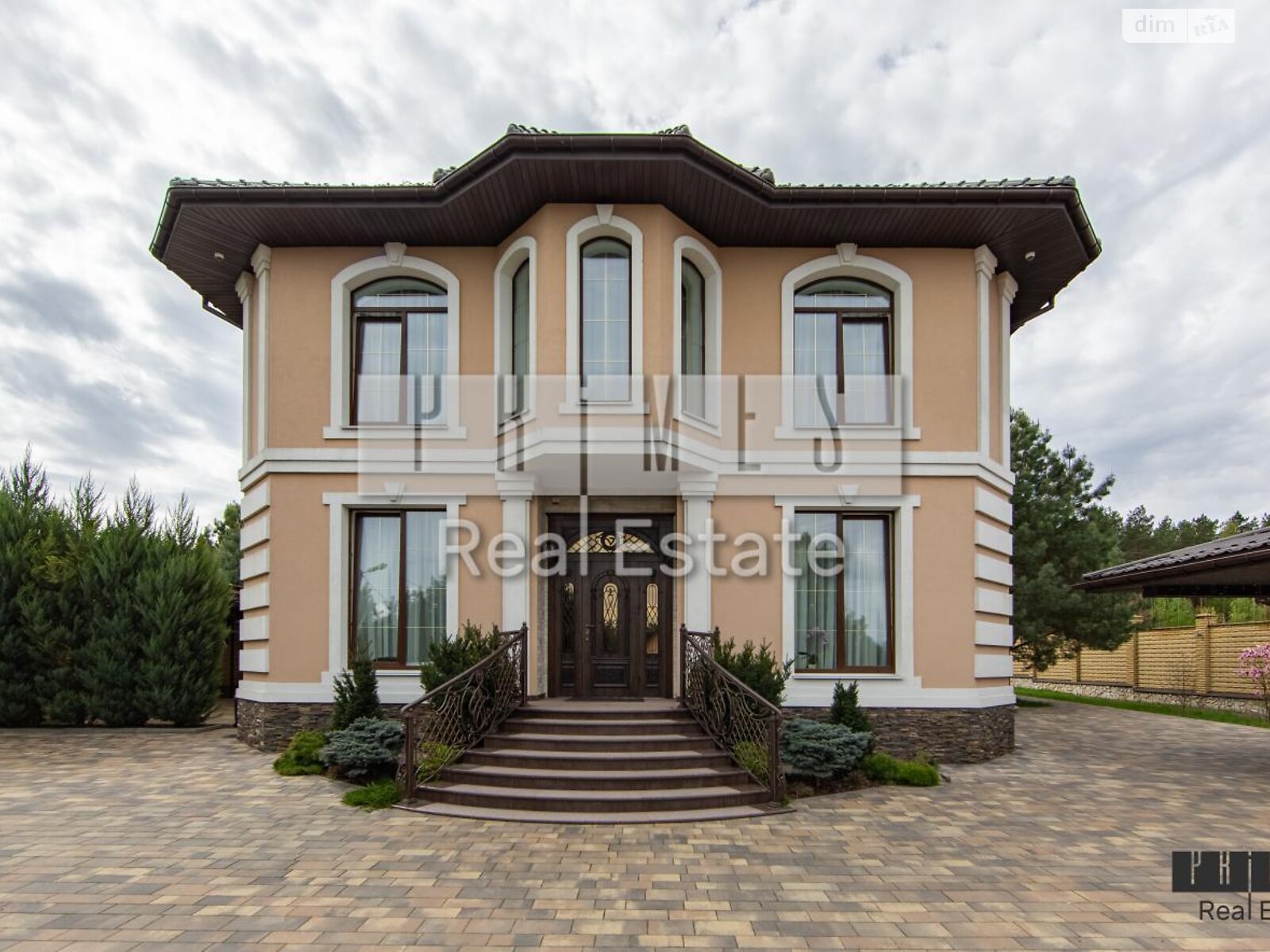трехэтажный дом с верандой, 388 кв. м, кирпич. Продажа в Бобрице фото 1 трехэтажный дом с верандой, 388 кв. м, кирпич. Продажа в Бобрице фото 1