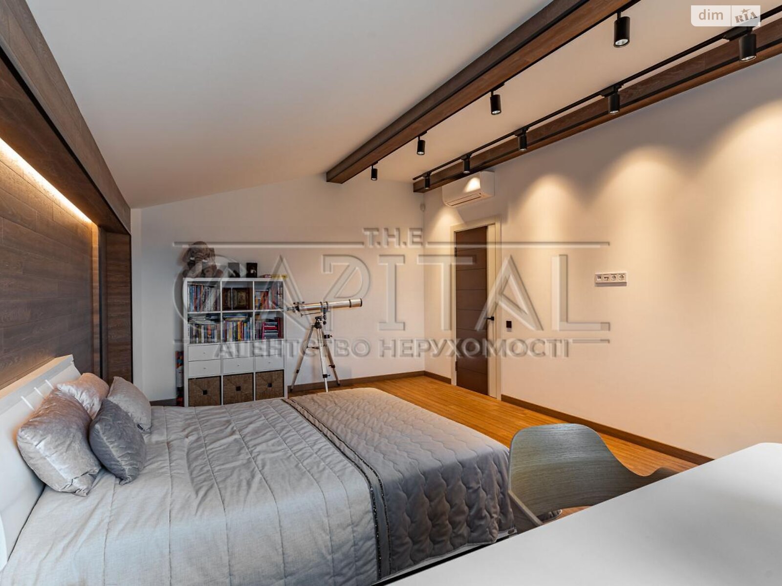 двухэтажный дом с балконом, 251 кв. м, кирпич. Продажа в Бобрице фото 1 двухэтажный дом с балконом, 251 кв. м, кирпич. Продажа в Бобрице фото 1