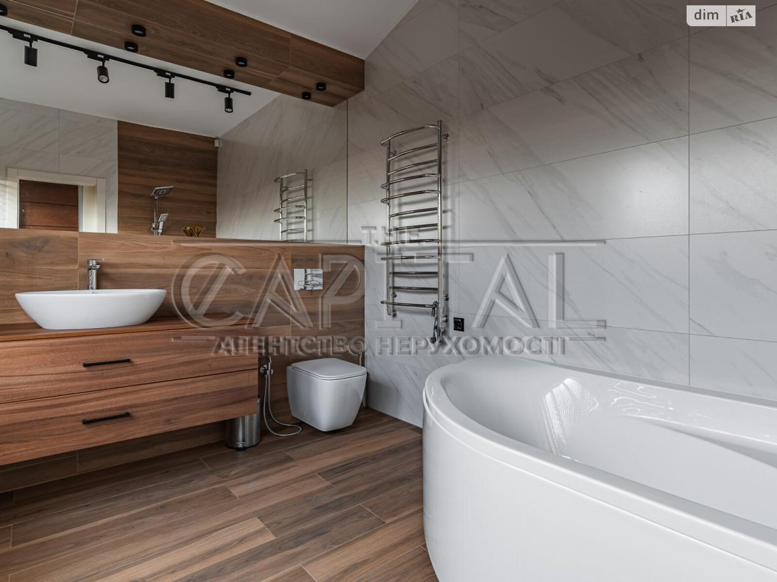 двухэтажный дом с балконом, 251 кв. м, кирпич. Продажа в Бобрице фото 1 двухэтажный дом с балконом, 251 кв. м, кирпич. Продажа в Бобрице фото 1