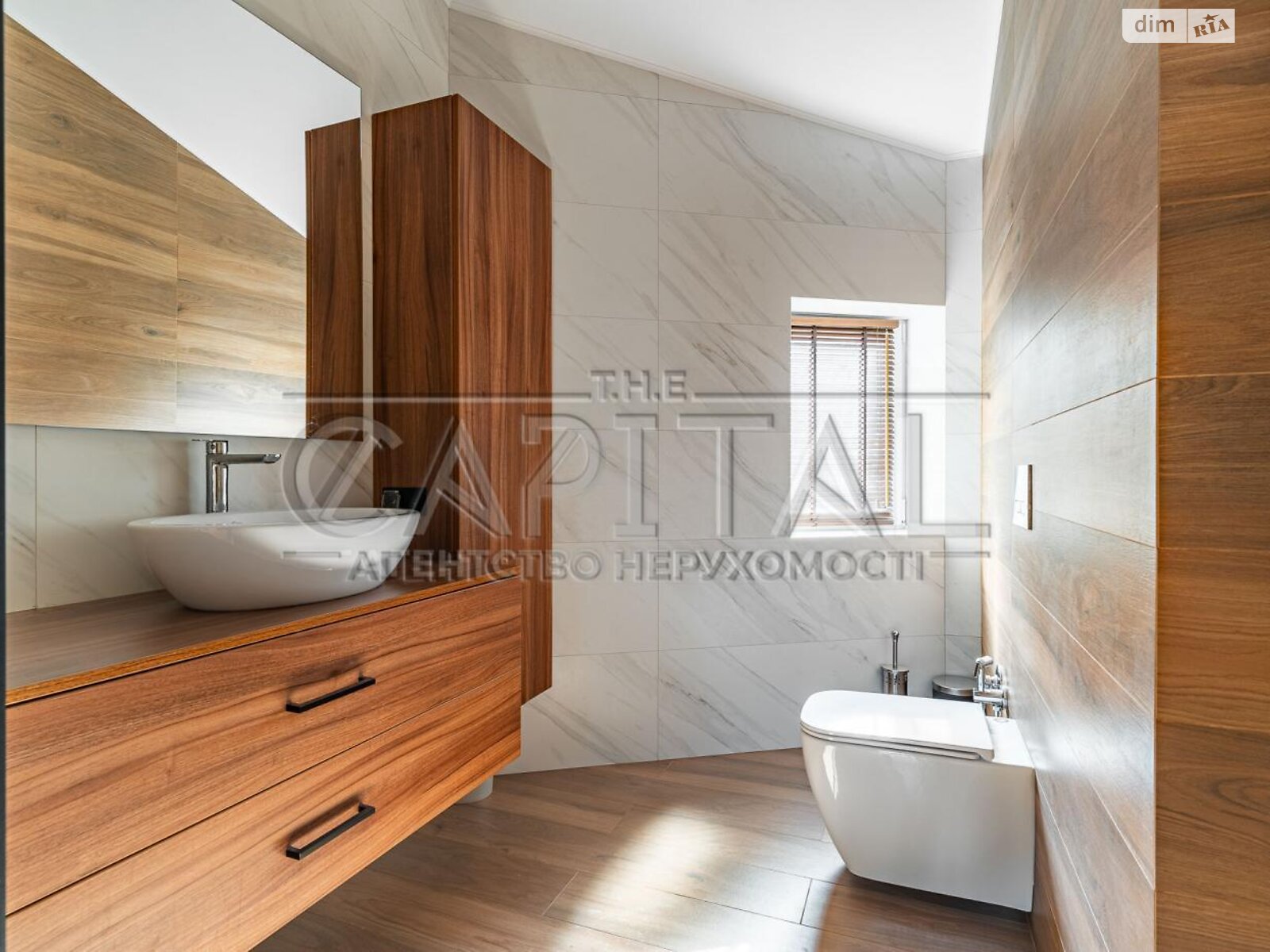 двухэтажный дом с балконом, 251 кв. м, кирпич. Продажа в Бобрице фото 1 двухэтажный дом с балконом, 251 кв. м, кирпич. Продажа в Бобрице фото 1