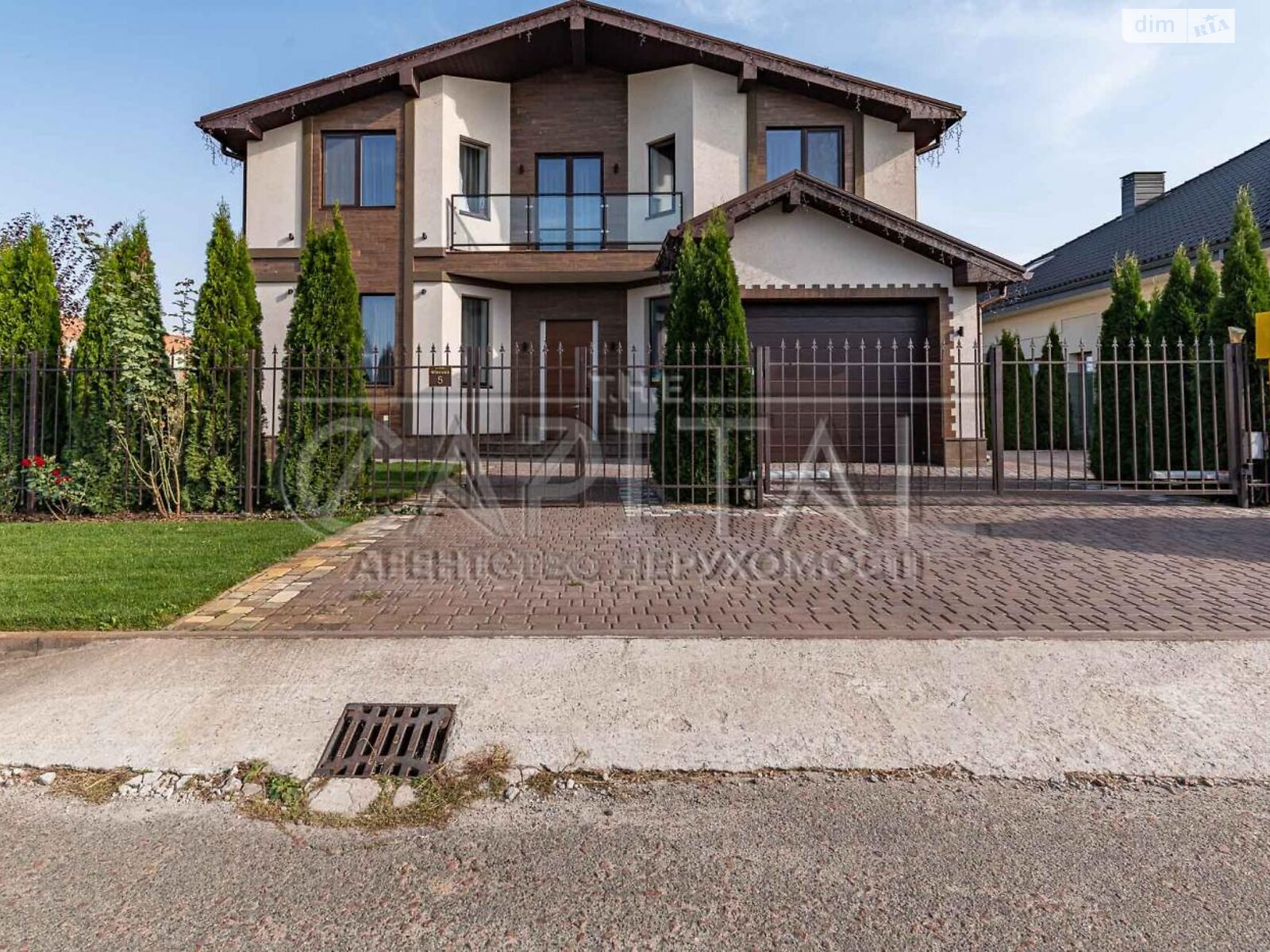 двухэтажный дом с балконом, 251 кв. м, кирпич. Продажа в Бобрице фото 1 двухэтажный дом с балконом, 251 кв. м, кирпич. Продажа в Бобрице фото 1