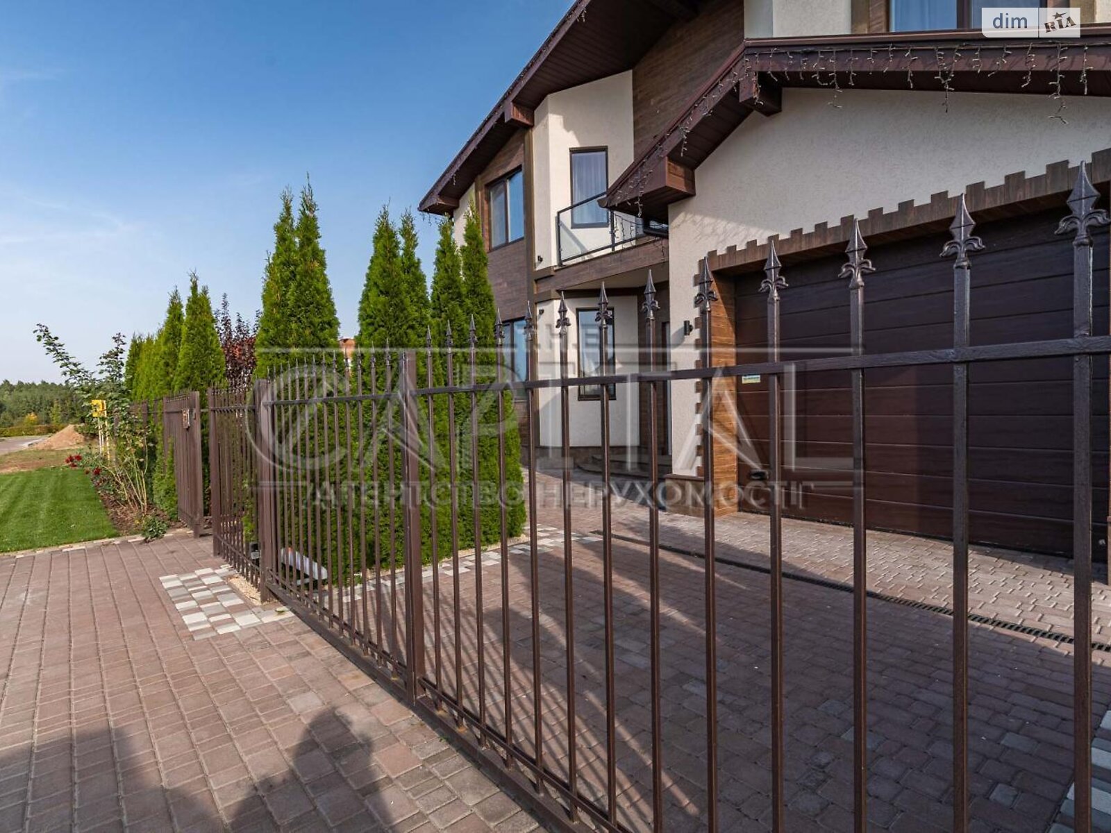 двухэтажный дом с балконом, 251 кв. м, кирпич. Продажа в Бобрице фото 1 двухэтажный дом с балконом, 251 кв. м, кирпич. Продажа в Бобрице фото 1