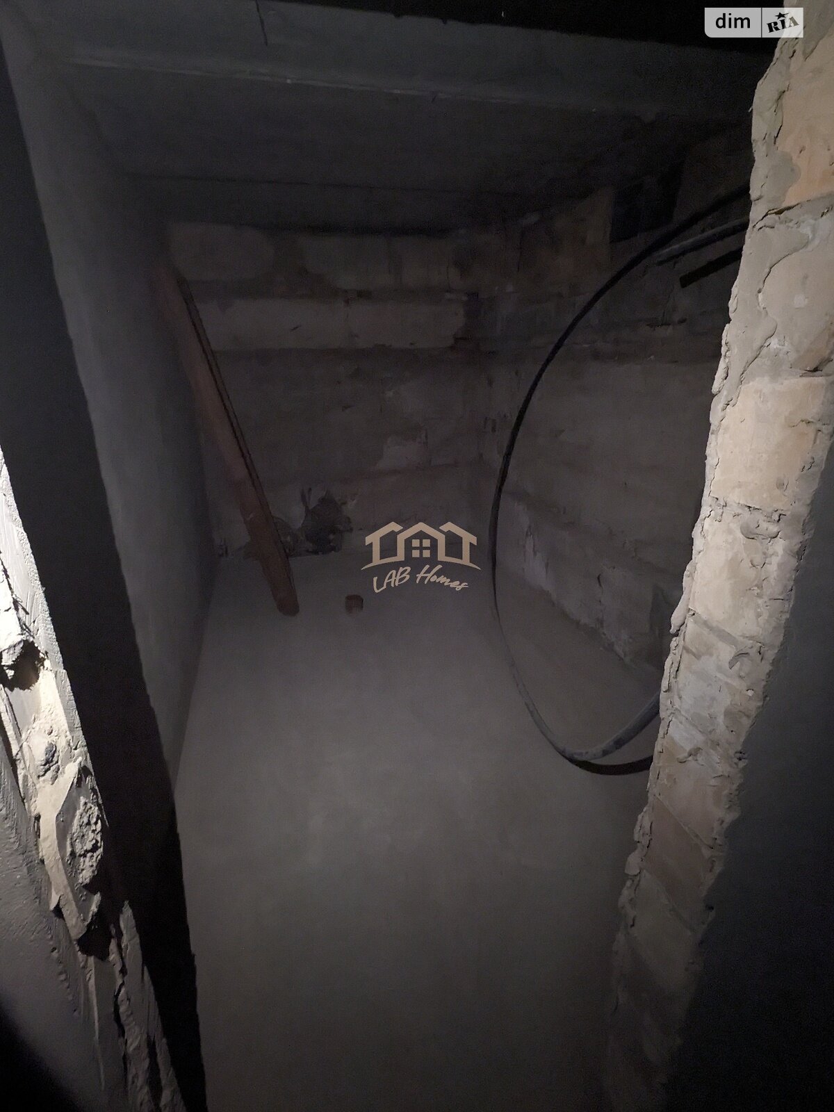 трехэтажный дом с верандой, 205 кв. м, кирпич. Продажа в Бобрице фото 1