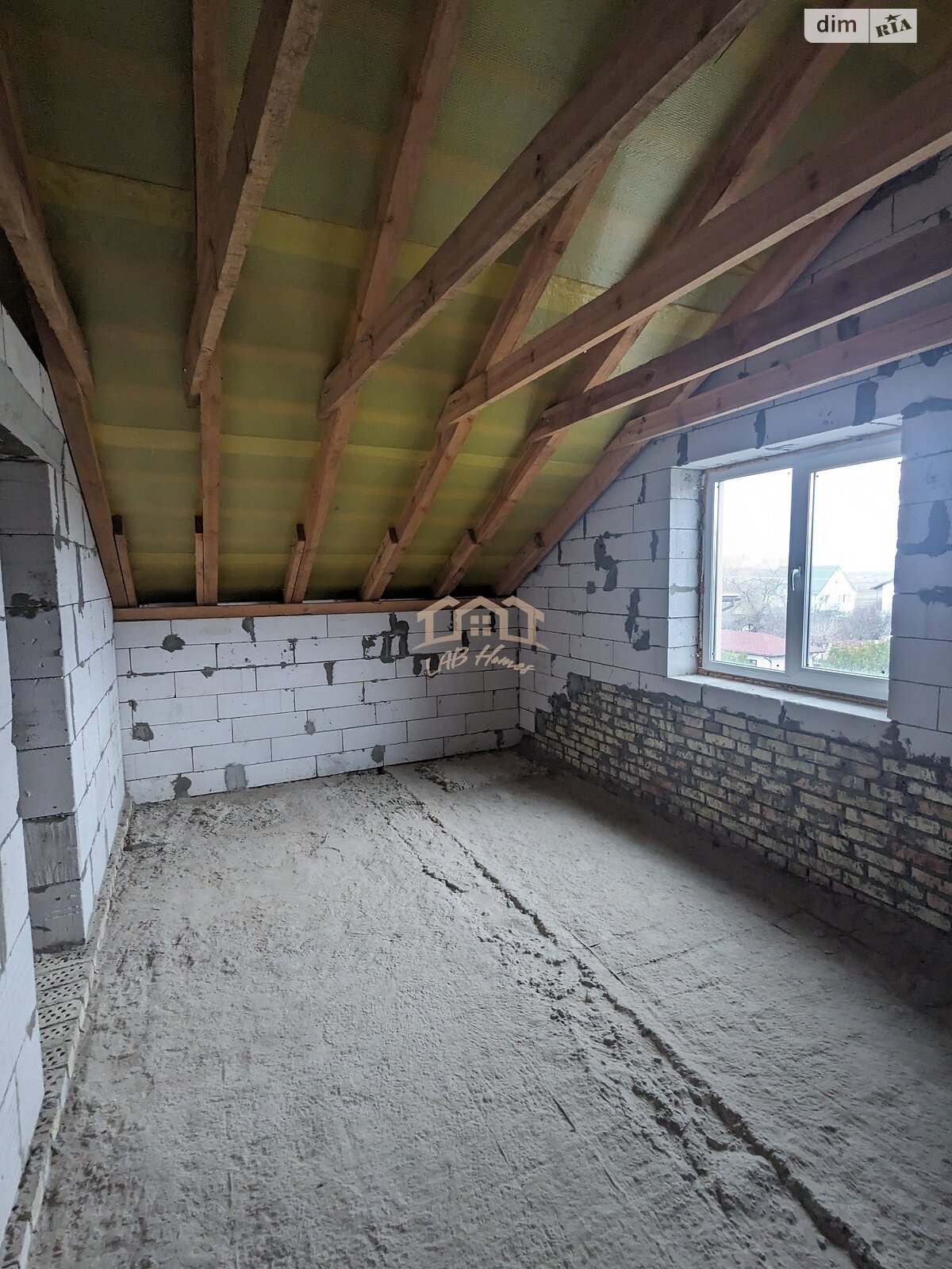 трехэтажный дом с верандой, 205 кв. м, кирпич. Продажа в Бобрице фото 1