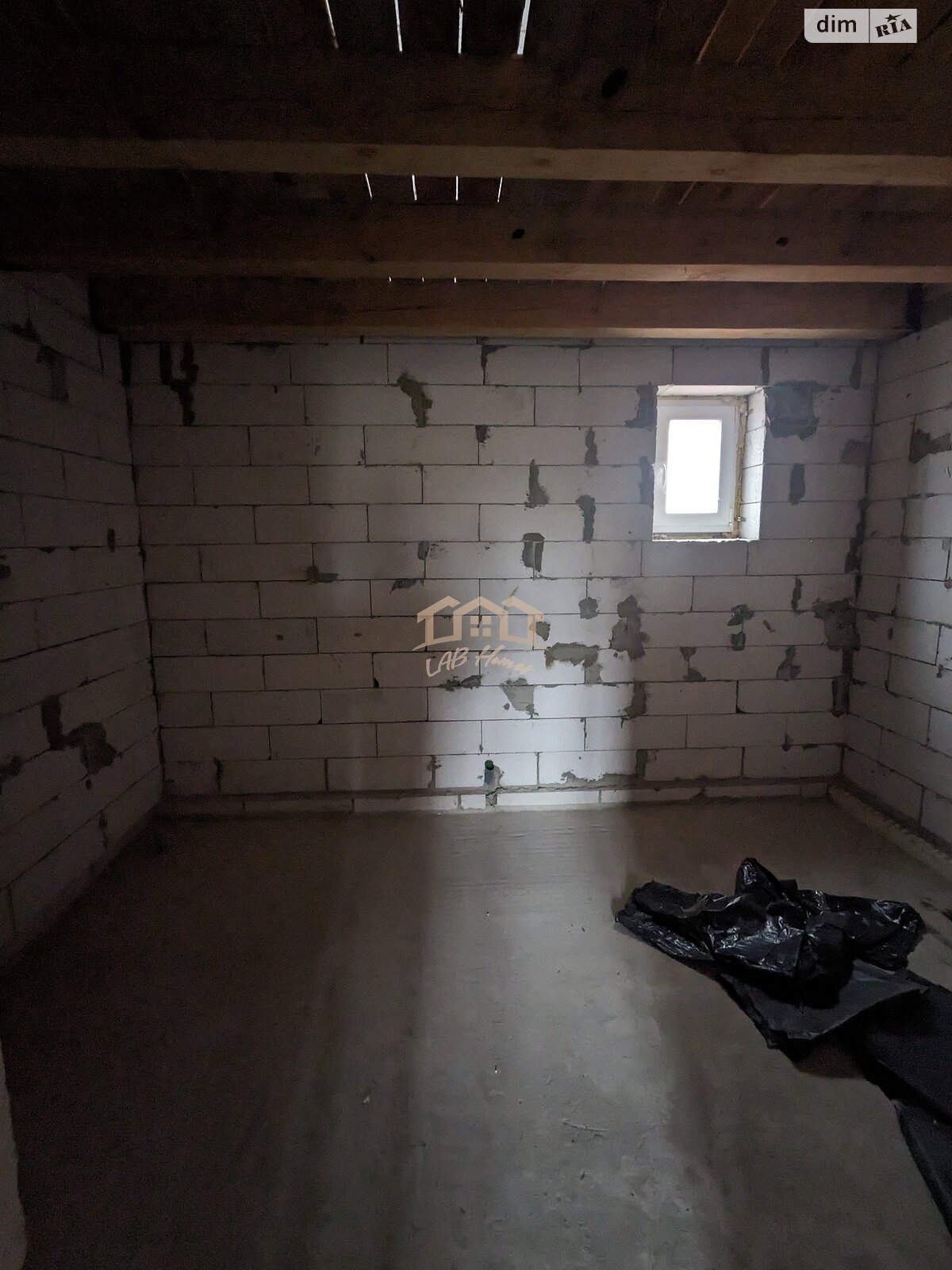 трехэтажный дом с верандой, 205 кв. м, кирпич. Продажа в Бобрице фото 1