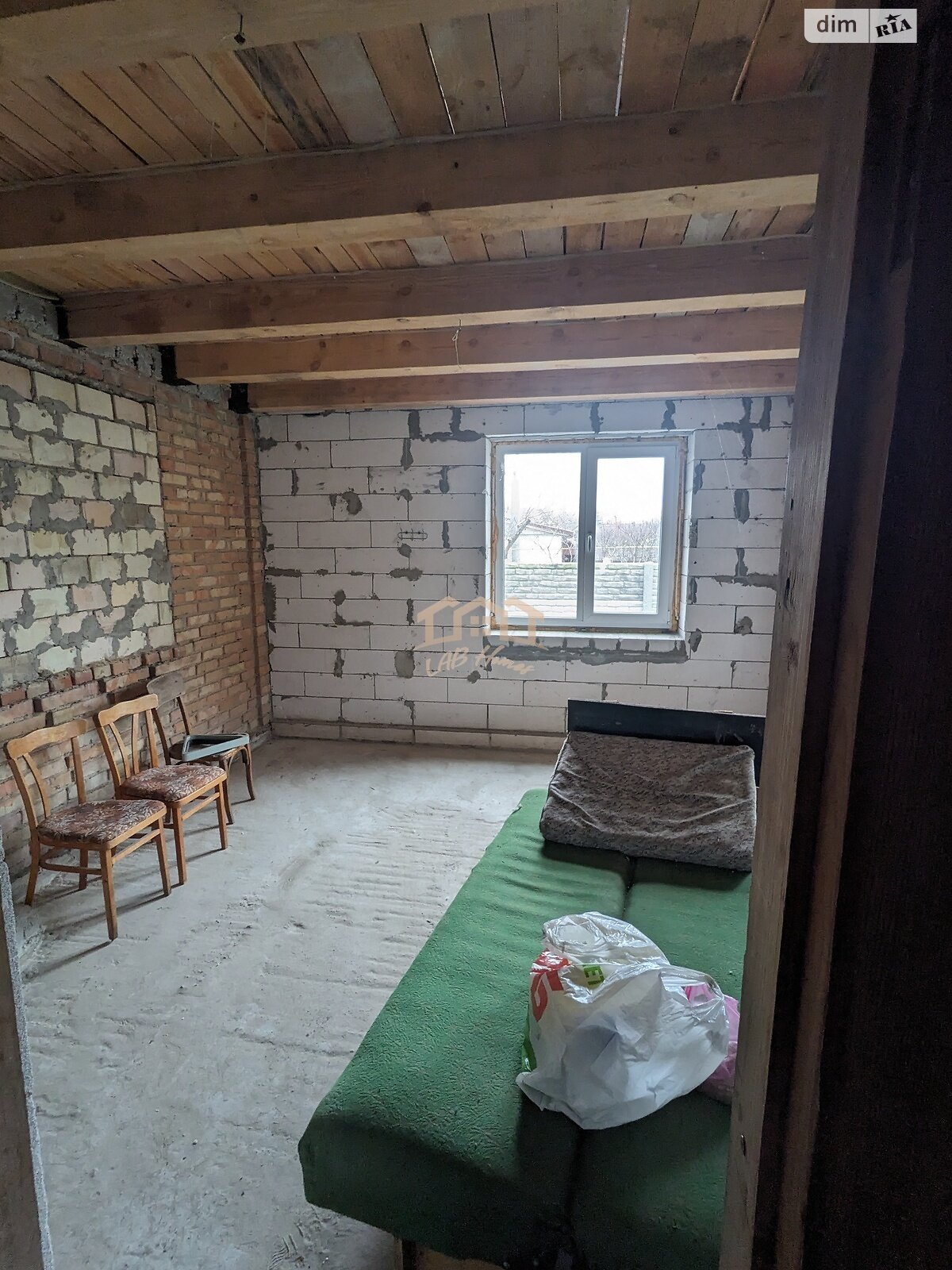 трехэтажный дом с верандой, 205 кв. м, кирпич. Продажа в Бобрице фото 1