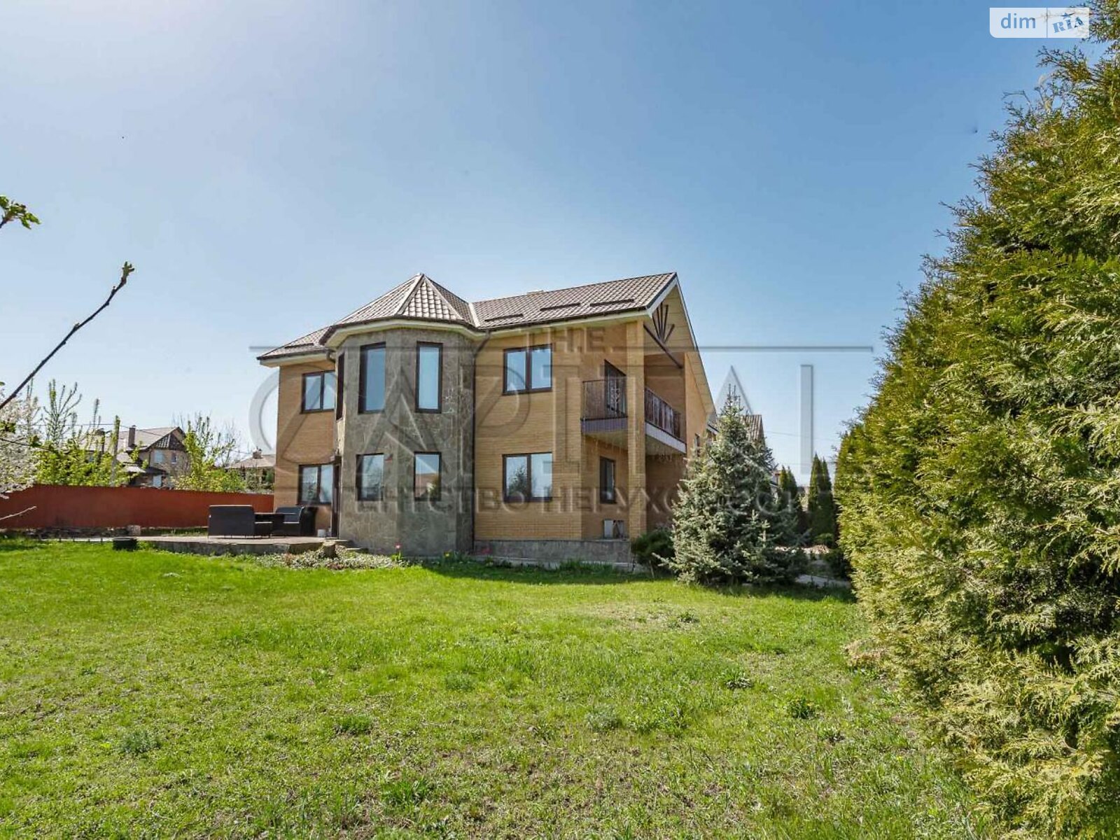 двухэтажный дом с гаражом, 200 кв. м, кирпич. Продажа в Бобрице фото 1 двухэтажный дом с гаражом, 200 кв. м, кирпич. Продажа в Бобрице фото 1