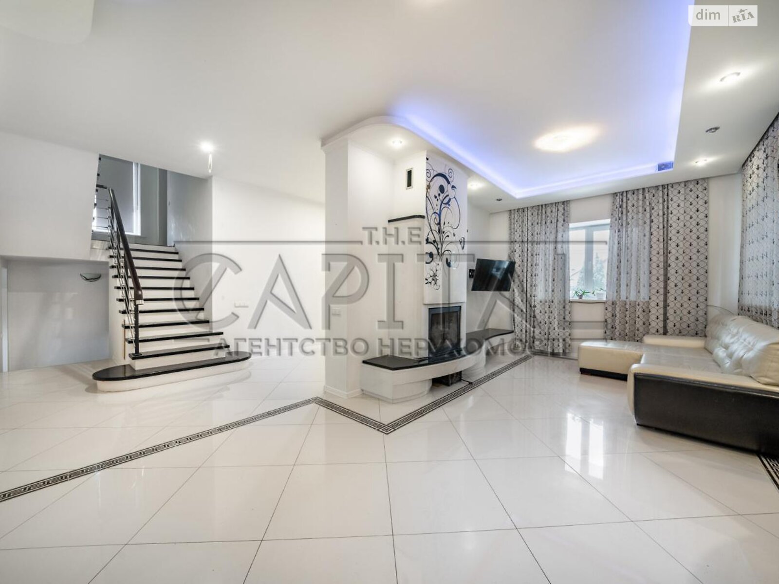 двоповерховий будинок з гаражем, 200 кв. м, цегла. Продаж у Бобриці фото 1 двоповерховий будинок з гаражем, 200 кв. м, цегла. Продаж у Бобриці фото 1