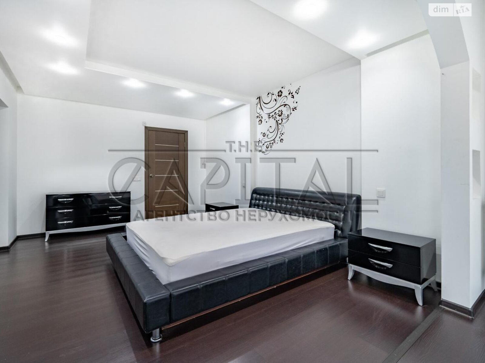 двоповерховий будинок з гаражем, 200 кв. м, цегла. Продаж у Бобриці фото 1 двоповерховий будинок з гаражем, 200 кв. м, цегла. Продаж у Бобриці фото 1