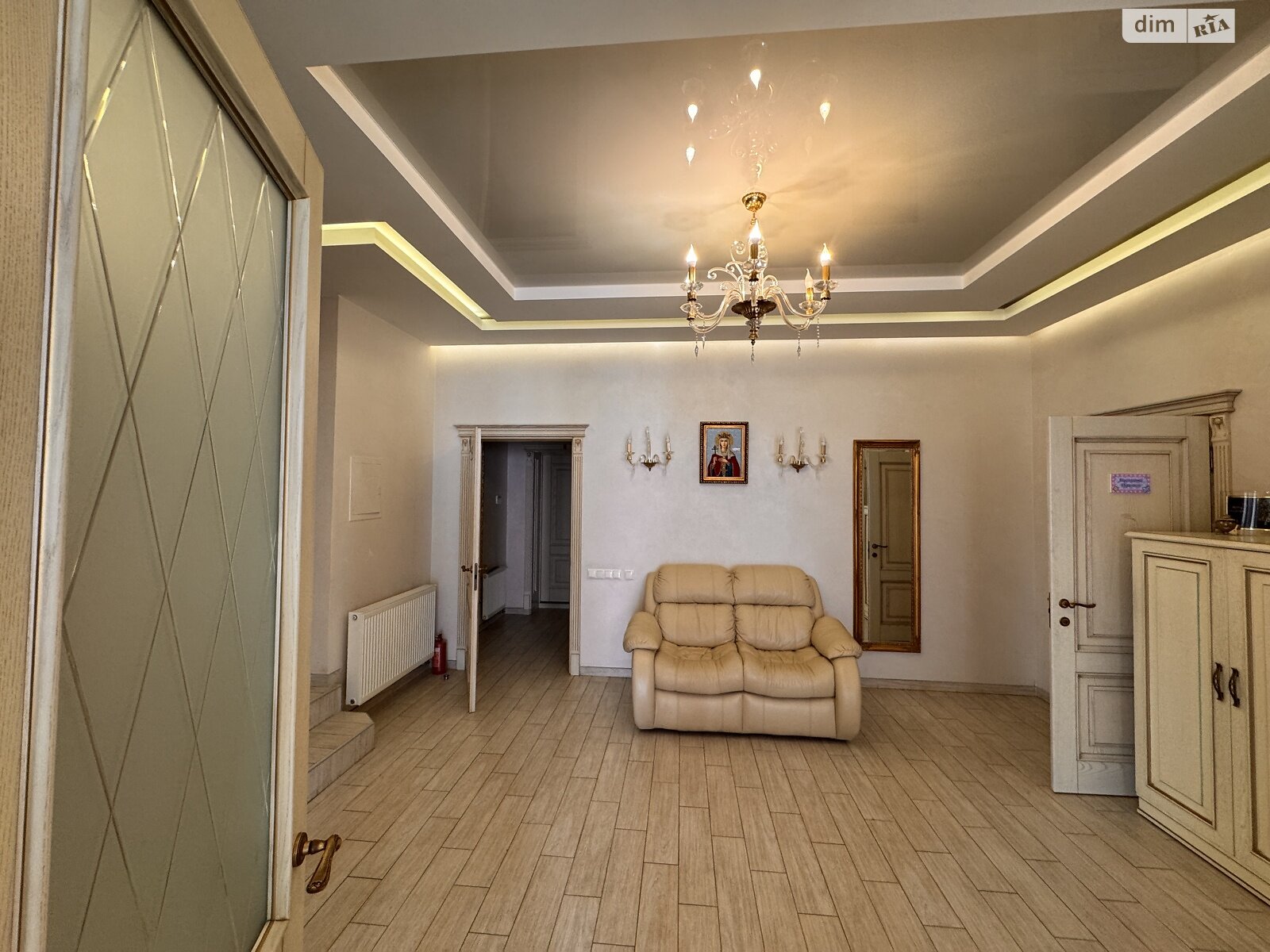 двухэтажный дом с гаражом, 490 кв. м, кирпич. Продажа в Бобрице фото 1 двухэтажный дом с гаражом, 490 кв. м, кирпич. Продажа в Бобрице фото 1