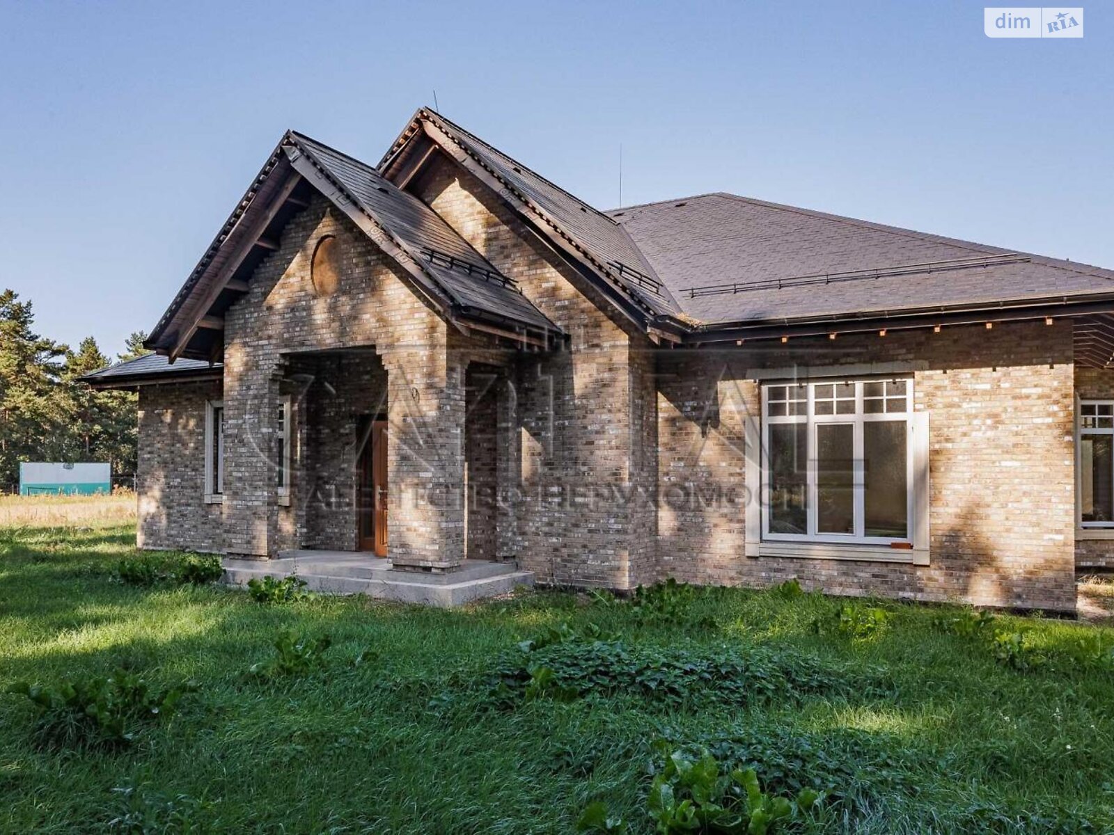 двоповерховий будинок з гаражем, 250 кв. м, цегла. Продаж у Бобриці фото 1 двоповерховий будинок з гаражем, 250 кв. м, цегла. Продаж у Бобриці фото 1