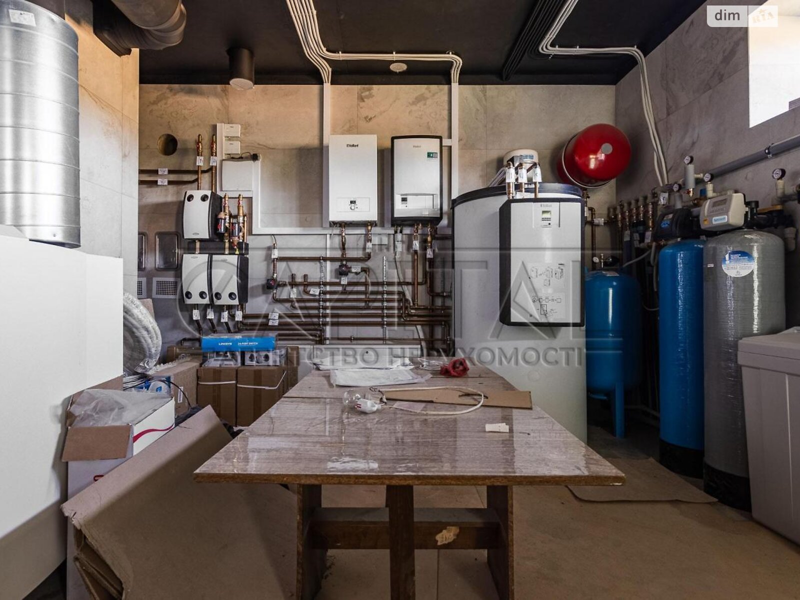 двоповерховий будинок з гаражем, 250 кв. м, цегла. Продаж у Бобриці фото 1 двоповерховий будинок з гаражем, 250 кв. м, цегла. Продаж у Бобриці фото 1