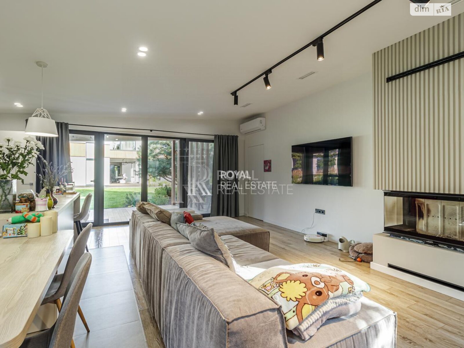 двоповерховий будинок, 211.8 кв. м, цегла. Продаж у Бобриці фото 1 двоповерховий будинок, 211.8 кв. м, цегла. Продаж у Бобриці фото 1