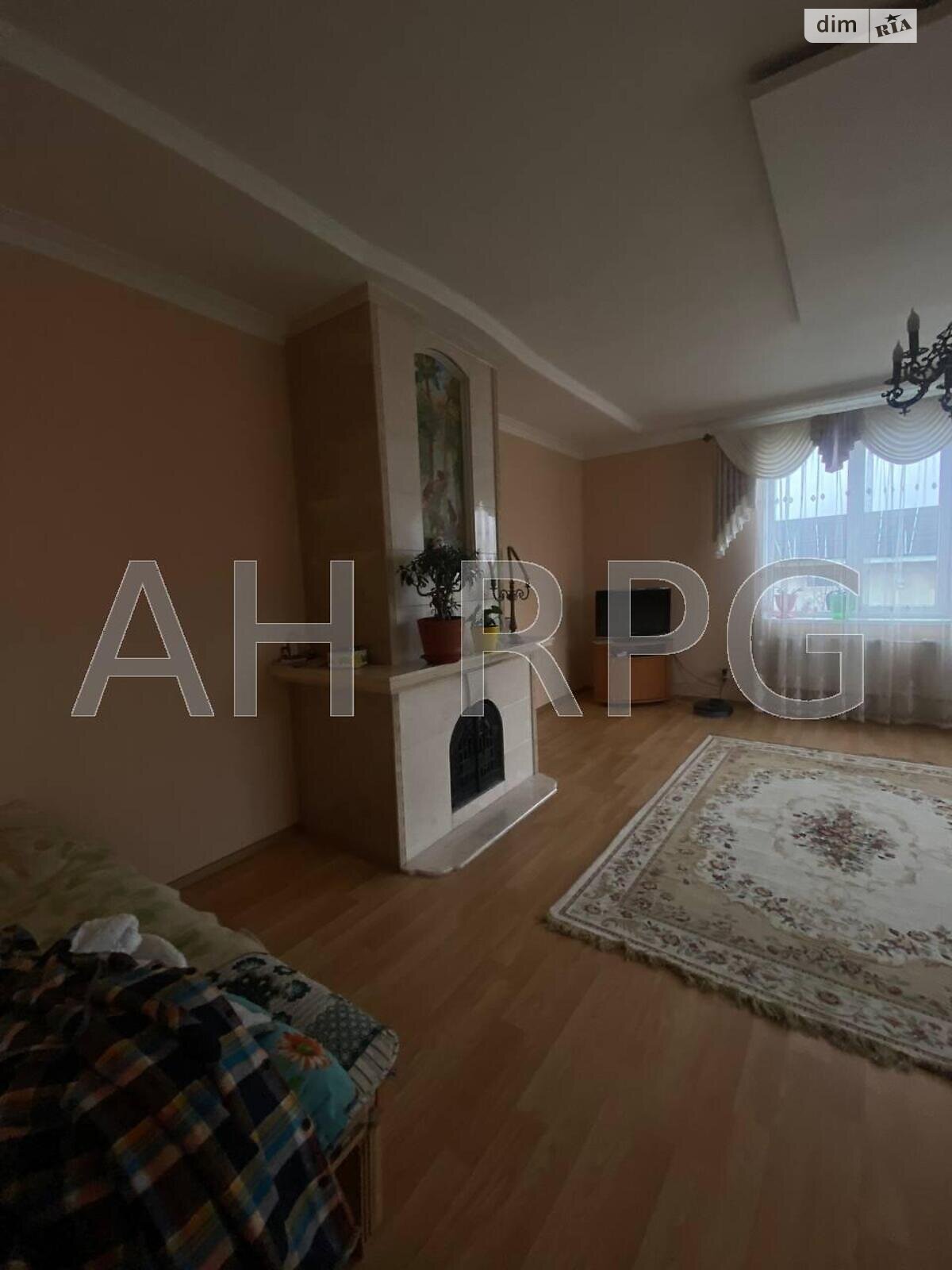 трехэтажный дом с гаражом, 360 кв. м, кирпич. Продажа в Богдановке фото 1