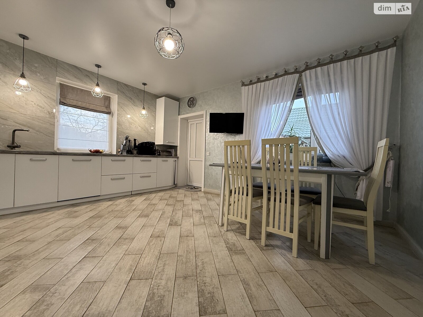 одноэтажный дом с гаражом, 101 кв. м, кирпич. Продажа в Боголюбах фото 1