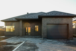 одноэтажный дом с верандой, 165 кв. м, кирпич. Продажа в Боратине фото 2