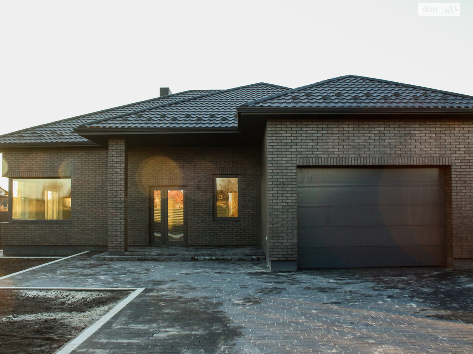 одноэтажный дом с верандой, 165 кв. м, кирпич. Продажа в Боратине фото 1