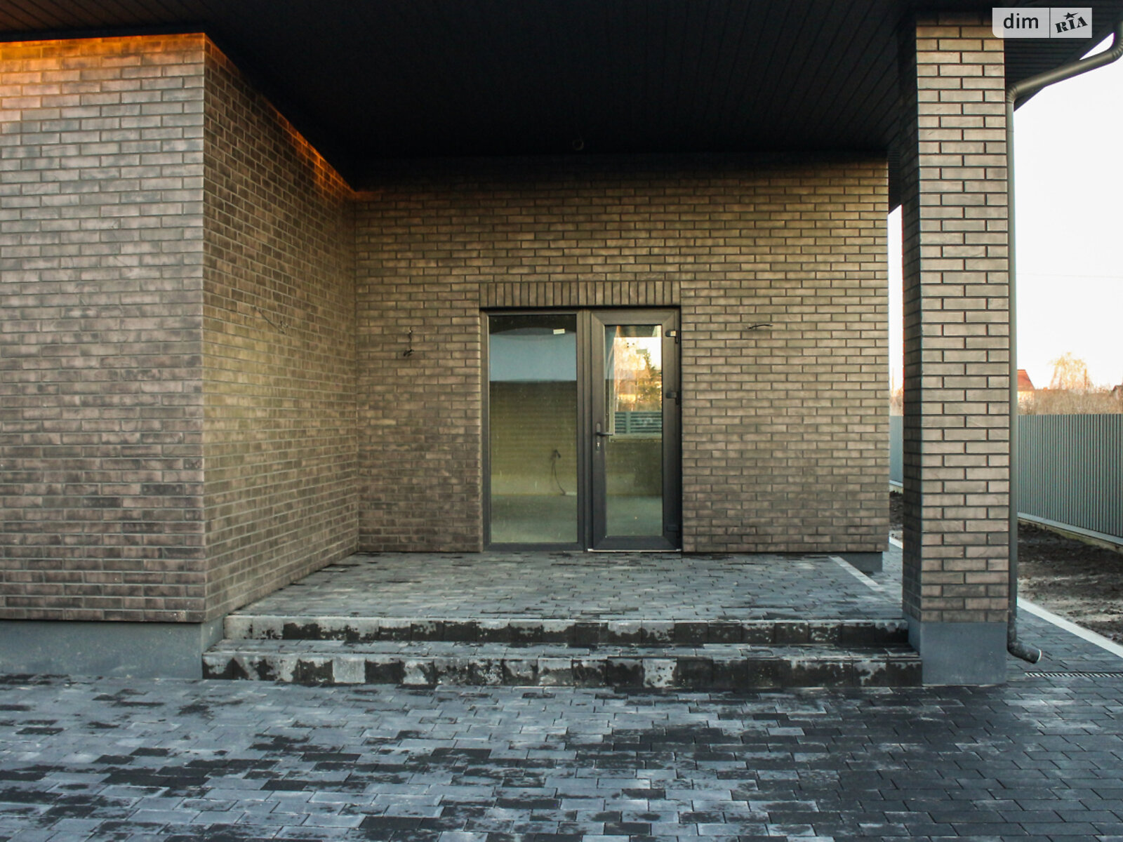 одноэтажный дом с верандой, 165 кв. м, кирпич. Продажа в Боратине фото 1