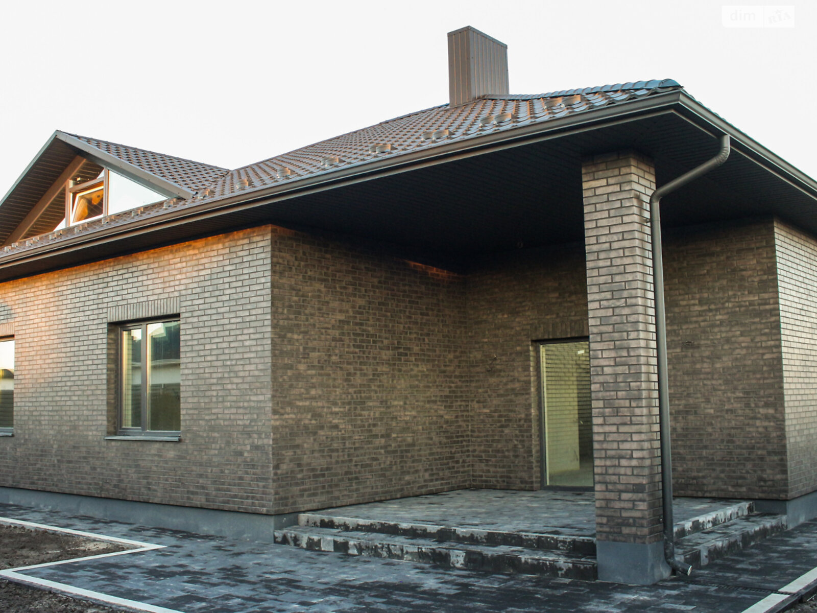 одноэтажный дом с верандой, 165 кв. м, кирпич. Продажа в Боратине фото 1