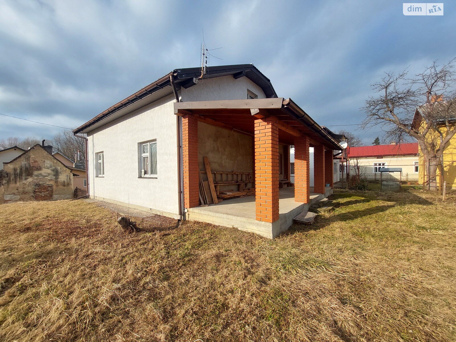 одноэтажный дом с отоплением, 88 кв. м, дерево и кирпич. Продажа в Бориславе район Борислав фото 1 одноэтажный дом с отоплением, 88 кв. м, дерево и кирпич. Продажа в Бориславе район Борислав фото 1