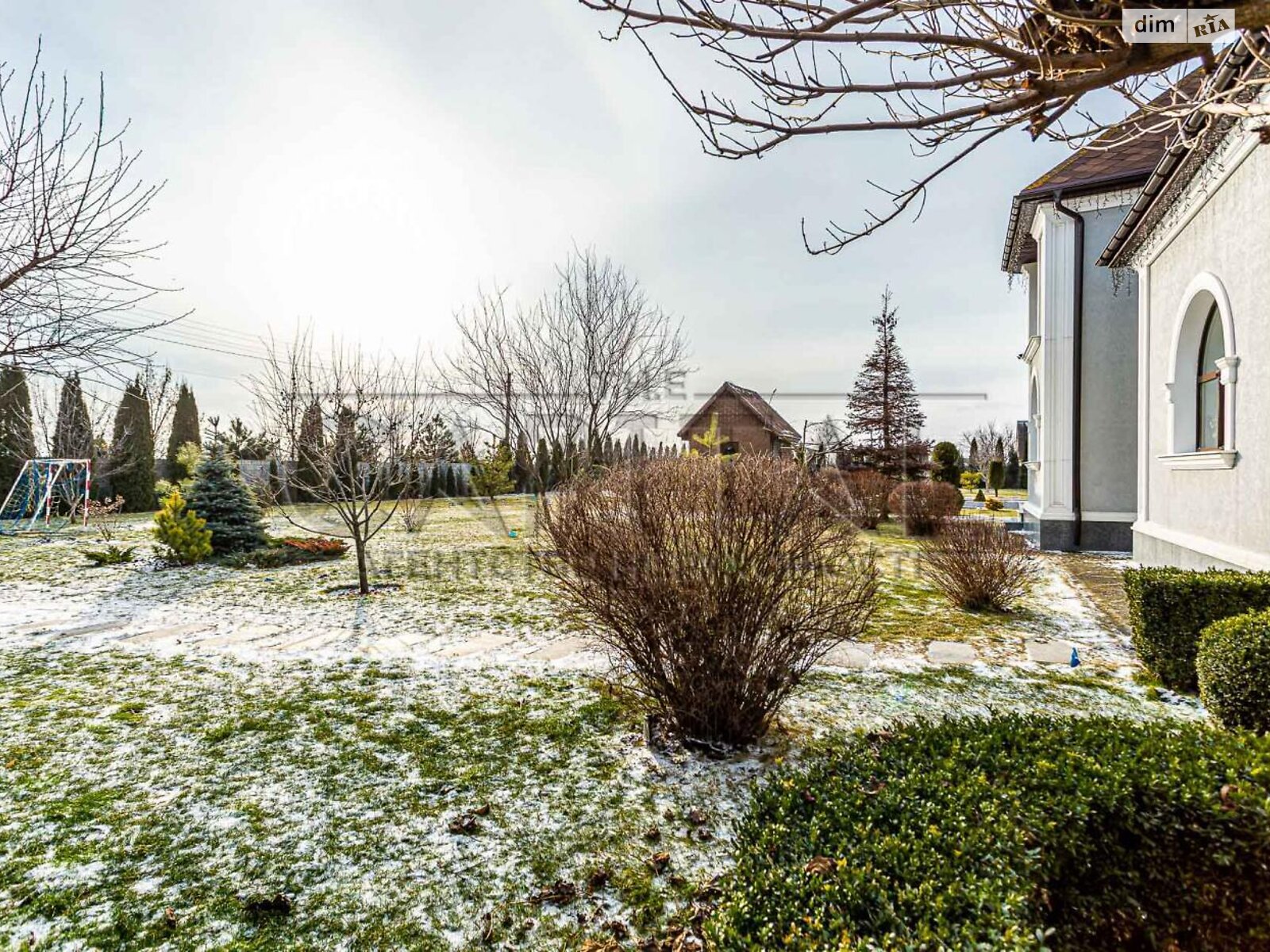 одноэтажный дом, 258 кв. м, кирпич. Продажа в Безугловке фото 1