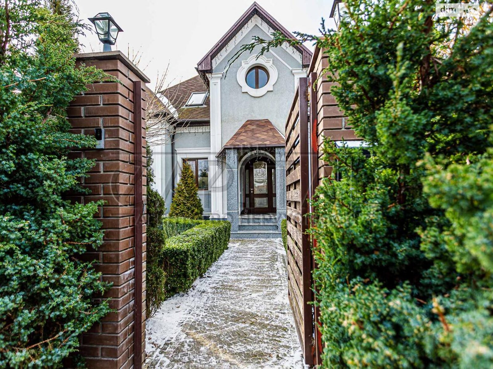 одноэтажный дом, 258 кв. м, кирпич. Продажа в Безугловке фото 1