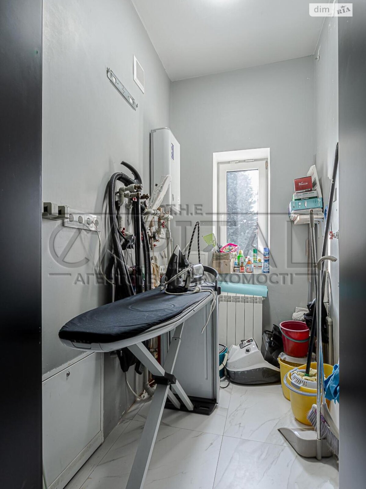 одноэтажный дом, 258 кв. м, кирпич. Продажа в Безугловке фото 1