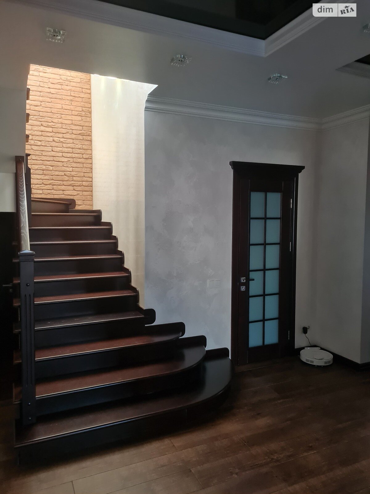 двухэтажный дом с гаражом, 275 кв. м, кирпич. Продажа в Борисполе район Борисполь фото 1 двухэтажный дом с гаражом, 275 кв. м, кирпич. Продажа в Борисполе район Борисполь фото 1