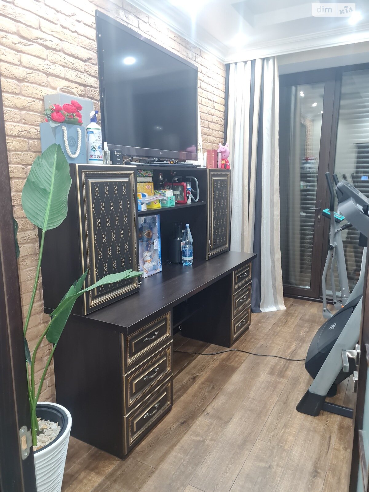 двухэтажный дом с гаражом, 275 кв. м, кирпич. Продажа в Борисполе район Борисполь фото 1 двухэтажный дом с гаражом, 275 кв. м, кирпич. Продажа в Борисполе район Борисполь фото 1