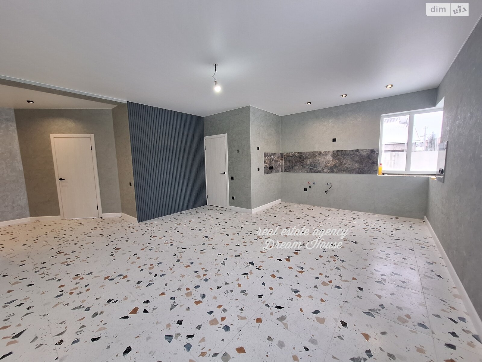 одноэтажный дом с гаражом, 105 кв. м, газобетон. Продажа в Борисполе район Борисполь фото 1 одноэтажный дом с гаражом, 105 кв. м, газобетон. Продажа в Борисполе район Борисполь фото 1