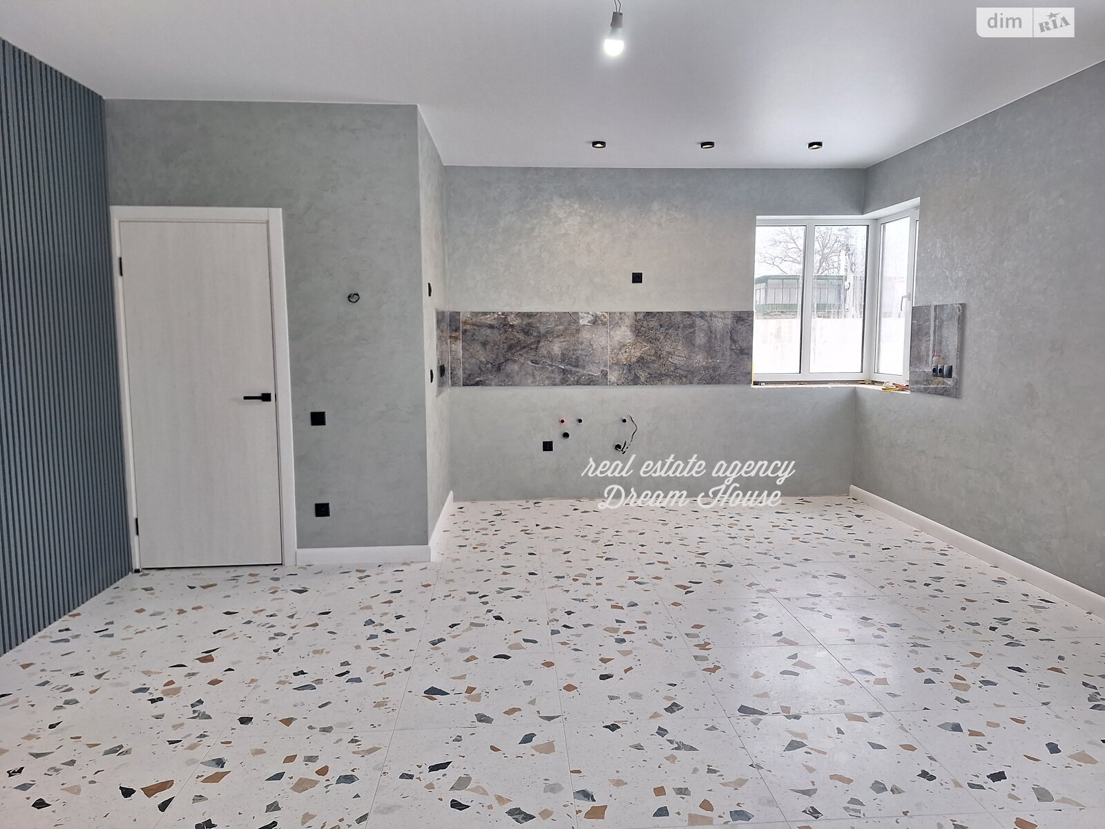 одноэтажный дом с гаражом, 105 кв. м, газобетон. Продажа в Борисполе район Борисполь фото 1 одноэтажный дом с гаражом, 105 кв. м, газобетон. Продажа в Борисполе район Борисполь фото 1
