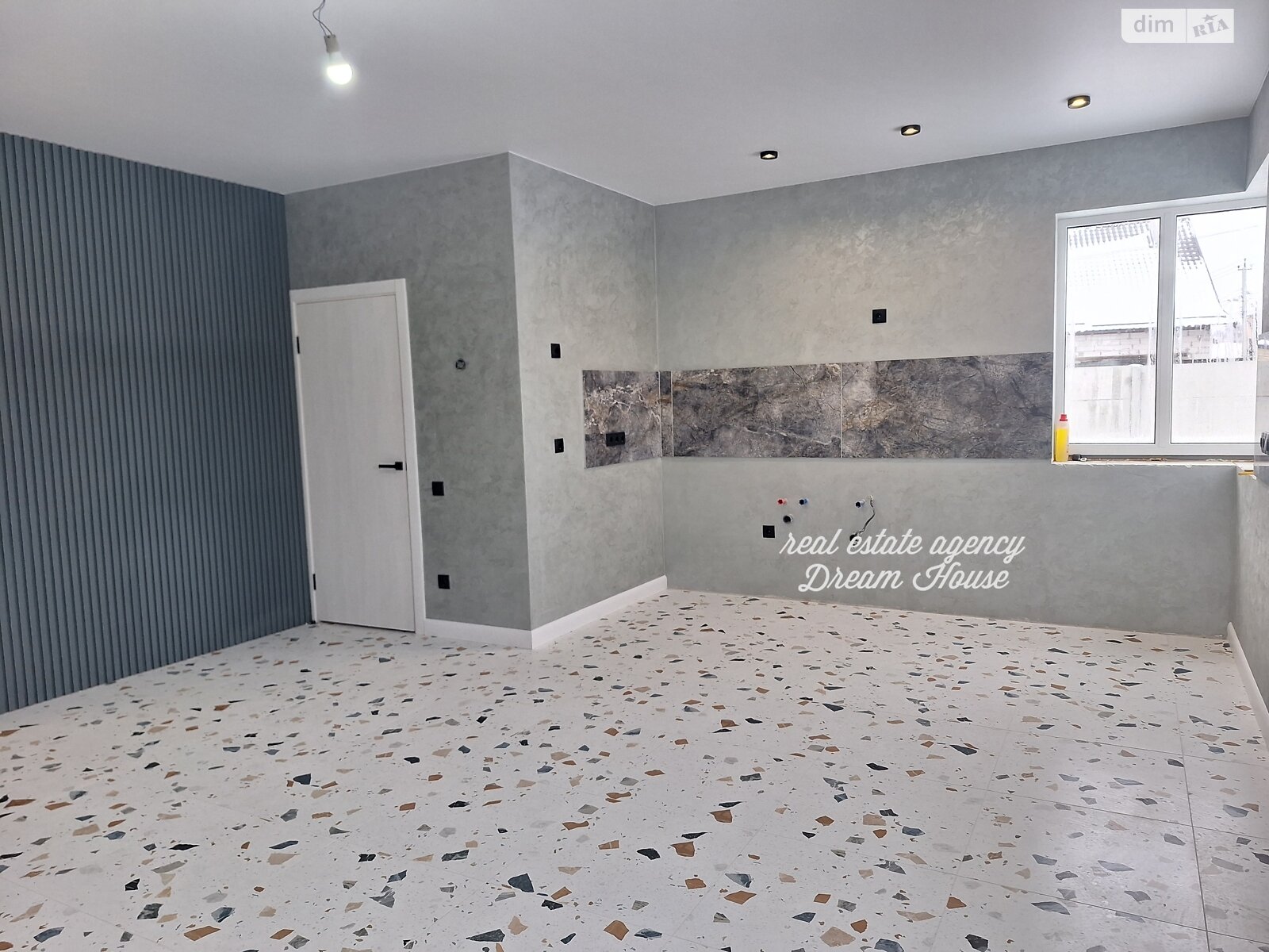 одноэтажный дом с гаражом, 105 кв. м, газобетон. Продажа в Борисполе район Борисполь фото 1 одноэтажный дом с гаражом, 105 кв. м, газобетон. Продажа в Борисполе район Борисполь фото 1