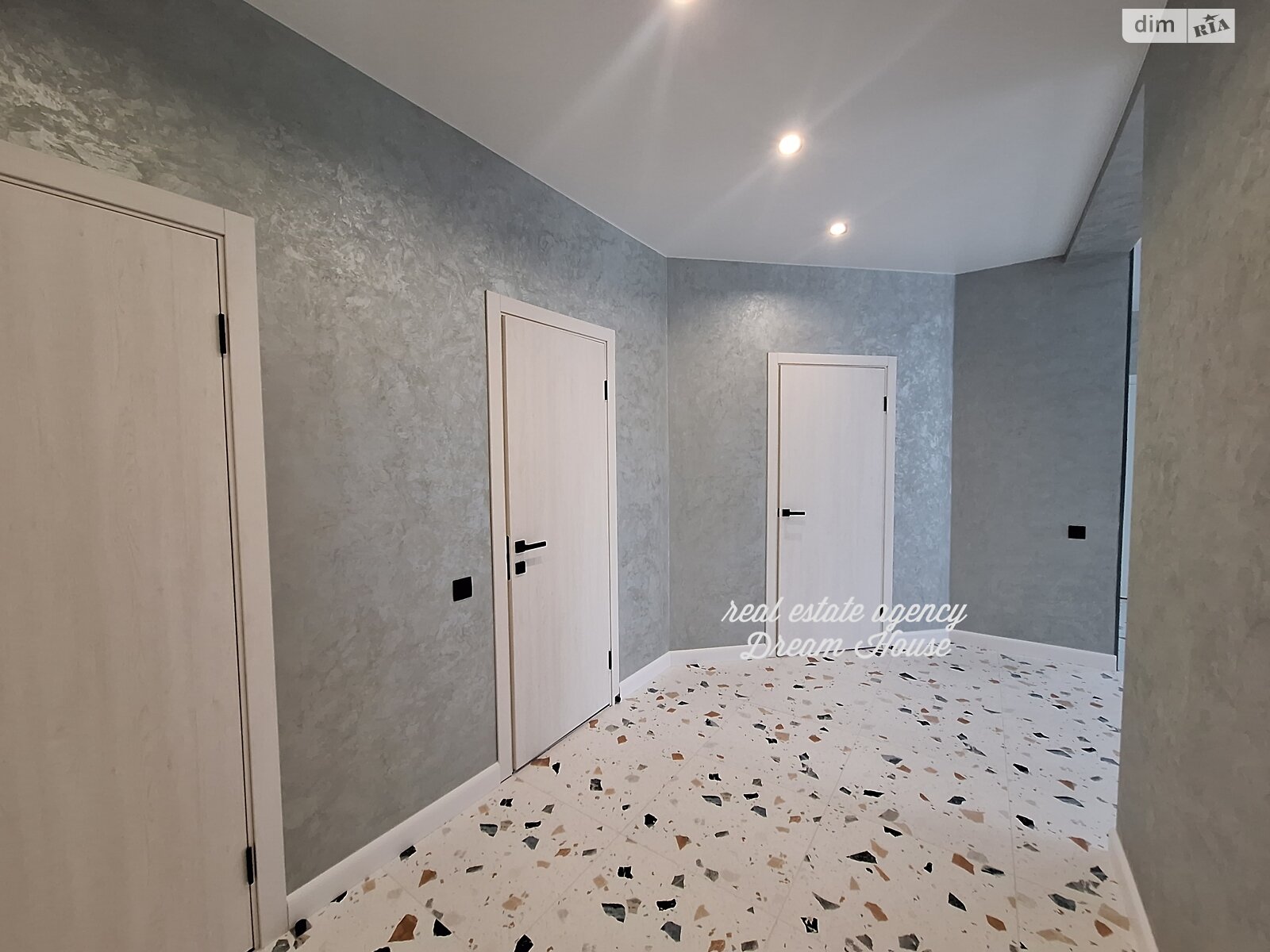 одноэтажный дом с гаражом, 105 кв. м, газобетон. Продажа в Борисполе район Борисполь фото 1 одноэтажный дом с гаражом, 105 кв. м, газобетон. Продажа в Борисполе район Борисполь фото 1