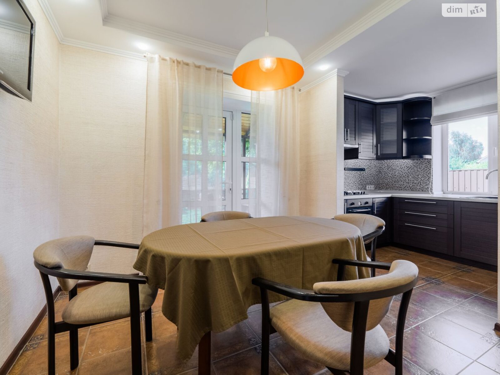 двухэтажный дом с отоплением, 180 кв. м, кирпич. Продажа в Борисполе район Борисполь фото 1 двухэтажный дом с отоплением, 180 кв. м, кирпич. Продажа в Борисполе район Борисполь фото 1