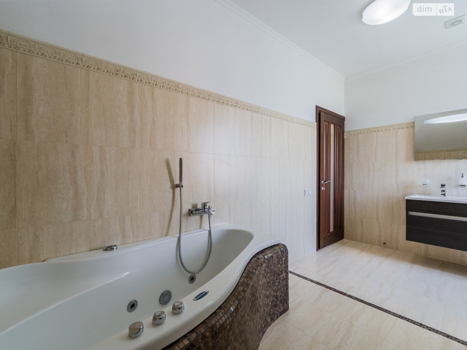 двухэтажный дом с отоплением, 180 кв. м, кирпич. Продажа в Борисполе район Борисполь фото 1 двухэтажный дом с отоплением, 180 кв. м, кирпич. Продажа в Борисполе район Борисполь фото 1