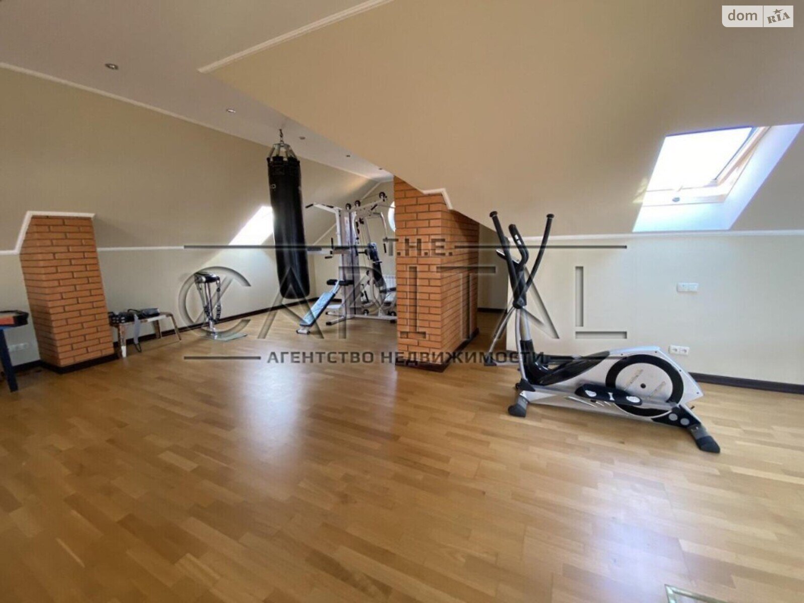 двоповерховий будинок з ремонтом, 470 кв. м, цегла. Продаж у Горі фото 1 двоповерховий будинок з ремонтом, 470 кв. м, цегла. Продаж у Горі фото 1