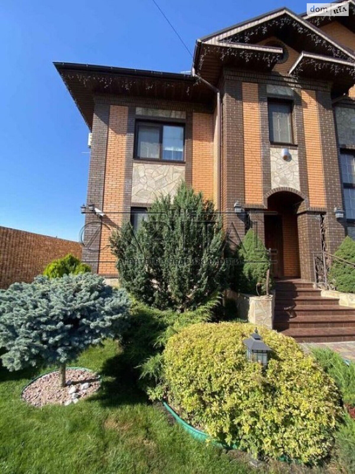 двоповерховий будинок з ремонтом, 470 кв. м, цегла. Продаж у Горі фото 1 двоповерховий будинок з ремонтом, 470 кв. м, цегла. Продаж у Горі фото 1