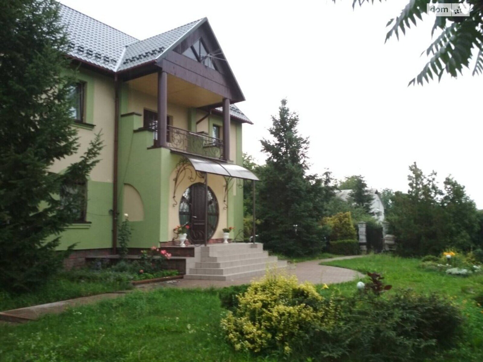 трехэтажный дом с балконом, 290 кв. м, кирпич. Продажа в Петропавловском фото 1